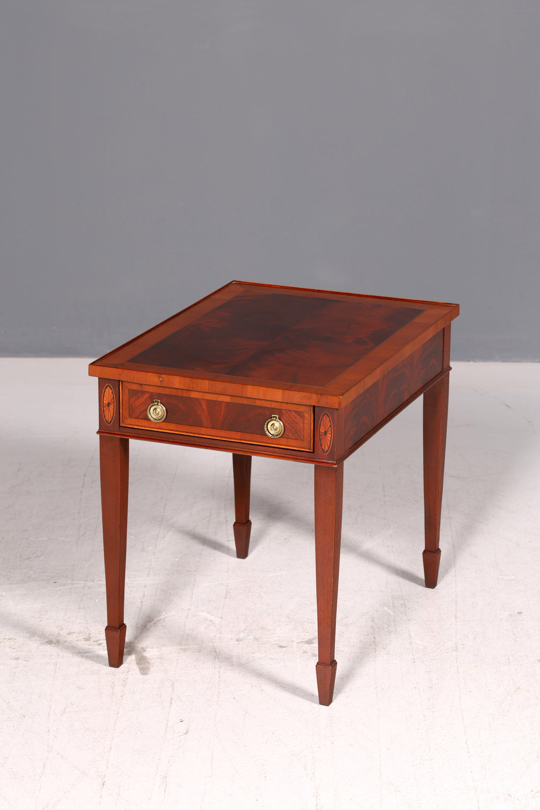 Edler Beistelltisch der Marke Hekman Mahagoni 60s Side Table Ablagetisch Vintage