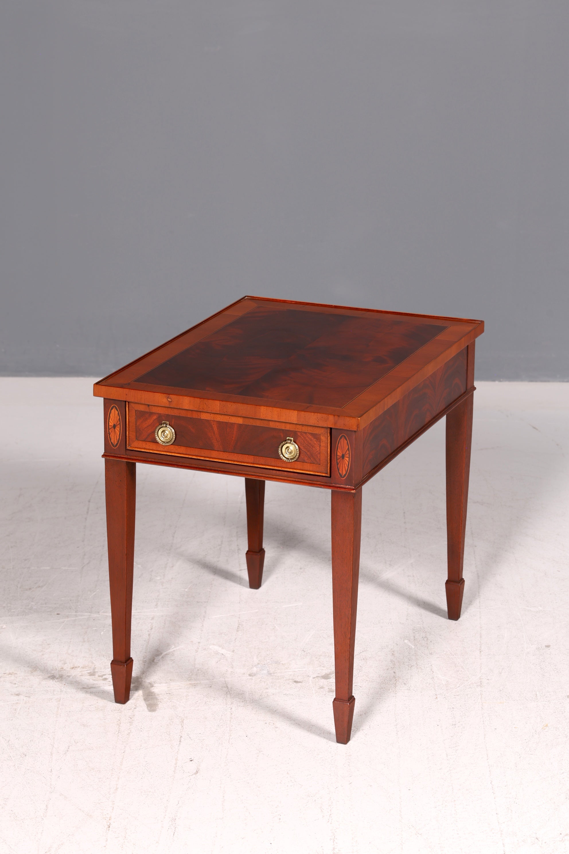 Edler Beistelltisch der Marke Hekman Mahagoni 60s Side Table Ablagetisch Vintage