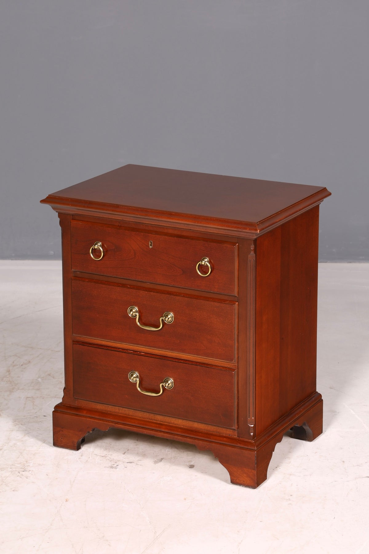 Edle Drexel Heritage Kommode Antik Stil Nachttisch USA Schubladenkommode 1 von 2