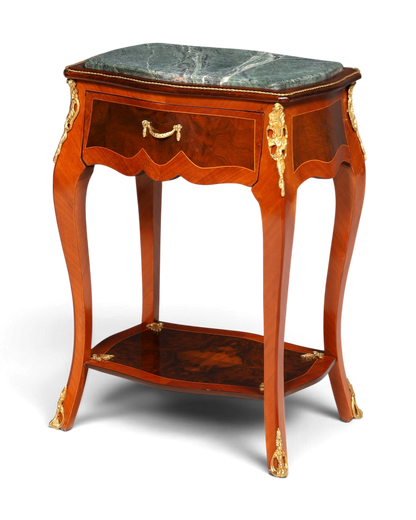 Hauptstadt Möblerei Louis XV Beistelltisch aus Holz mit grüner Marmorplatte, Messingverzierungen und Intarsien
