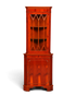 Hauptstadt Möblerei englische Eckvitrine aus Eibe mit verglaster Türfront und eleganter Holzmaserung im Vintage-Stil