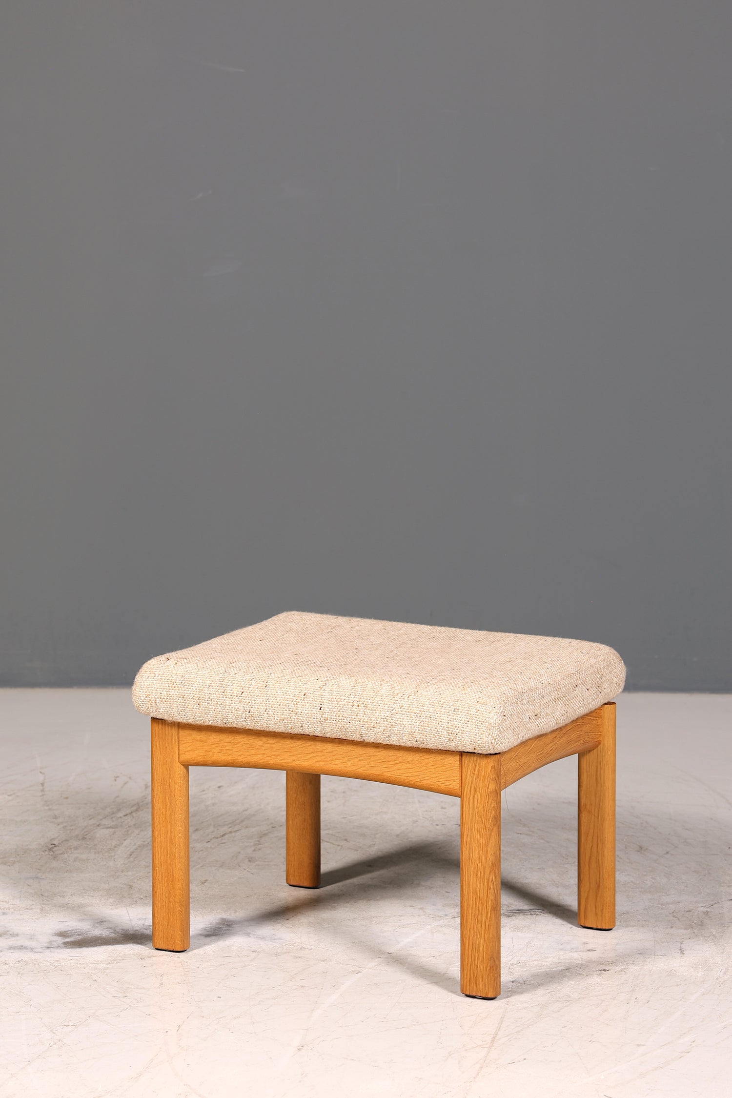 Wunderschöner Original Dyrlund Hocker Mid Century Fussablage echt Holz Schemel Polsterhocker