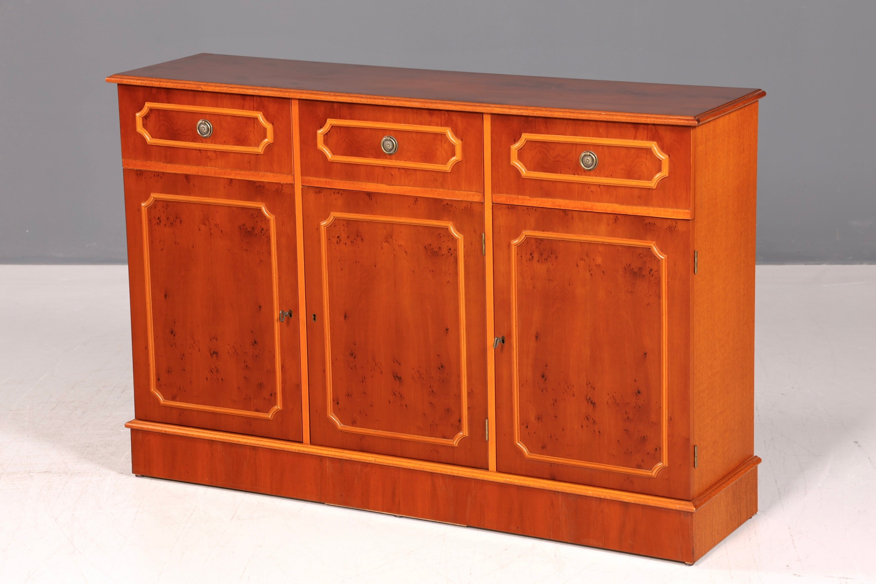 Wunderschönes Englisches Sideboard 60s Buffetschrank Kommode Anrichte Schrank Highboard Vintage
