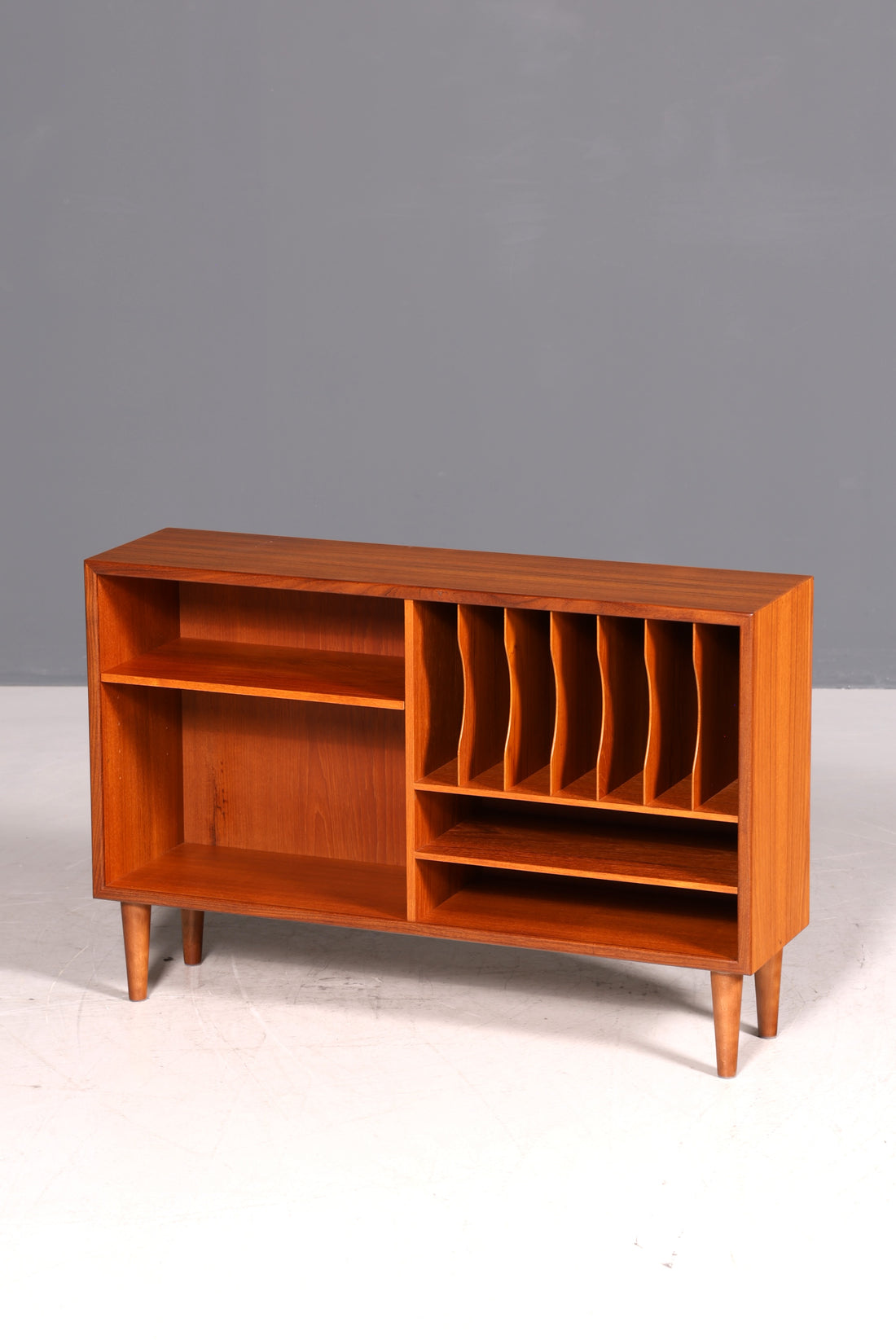 G432 Finish Wunderschönes Mid Century Regal Vintage Bücherregal 60er Jahre Holz Regal (Kopie 8)