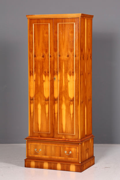 Wunderschöner Englischer Kleiderschrank Dielenschrank Wäscheschrank Schrank Antik Massivholz Vintage