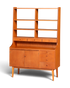 Hauptstadt Möblerei Mid Century Highboard aus massivem Holz im dänischen Design mit Regalen und Schubladen