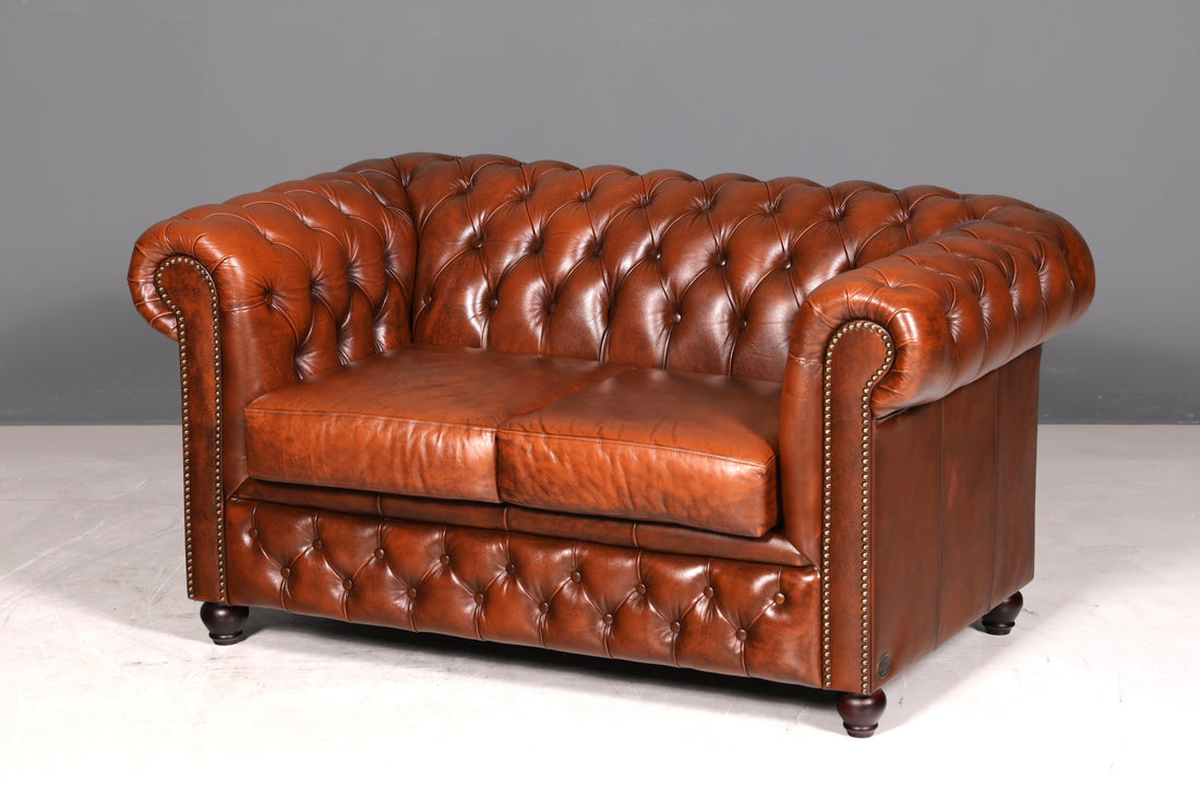 G118 Finish Wunderschönes Original Chesterfield 2er Sofa Englisch Oxblood Leder 2- Sitzer Couch