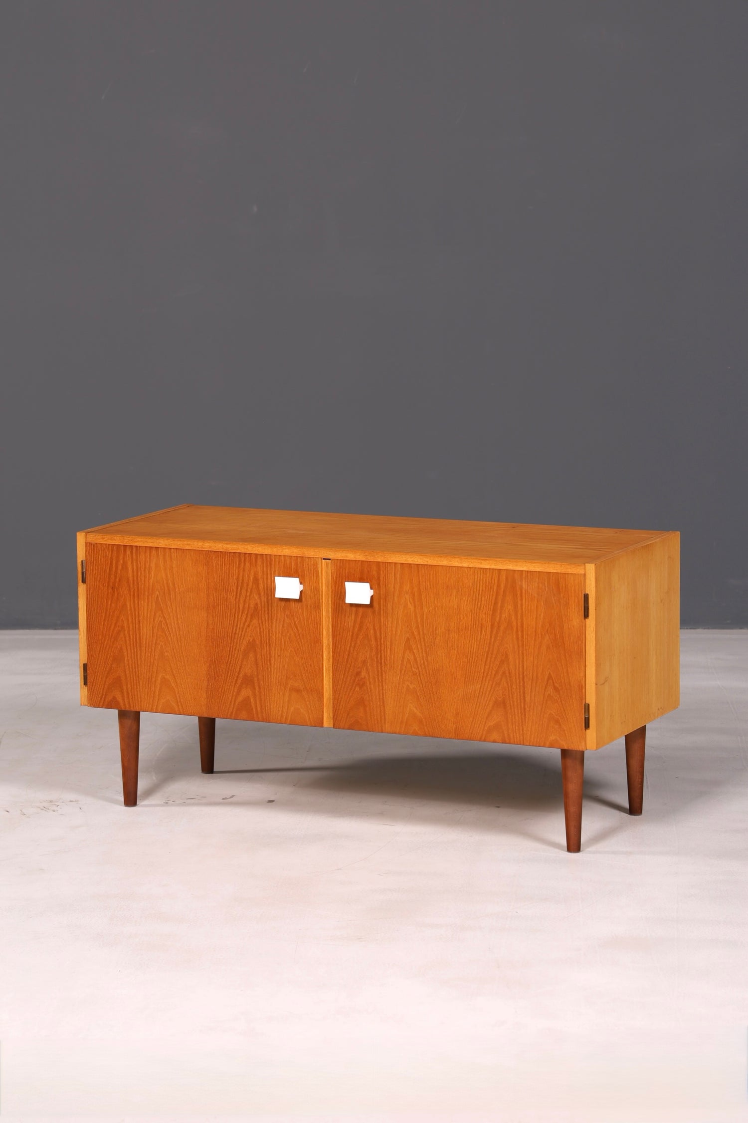 Wunderschöne Original Hellerau Mid Century Kommode Modell 427 Sideboard TV Schrank Vintage echt Holz