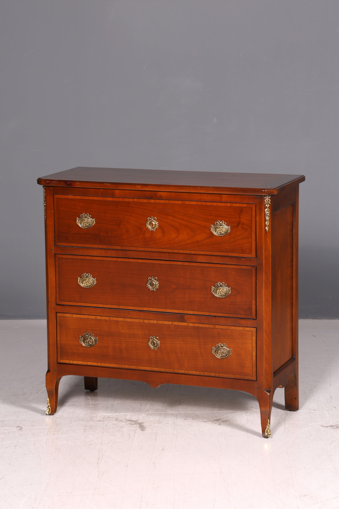 Elegant Empire-style chest of drawers, English linen chest