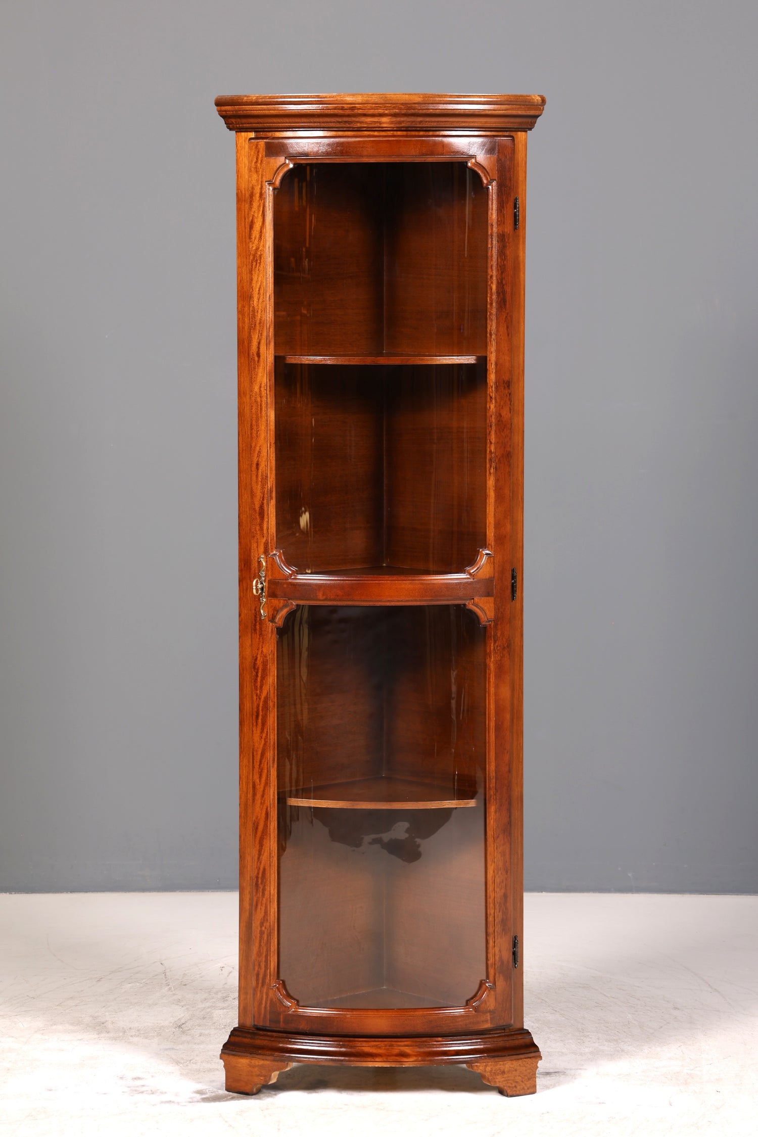 F130 Finish Wunderschöne Englische Eckvitrine Mahagoni Antik 60s echt Holz Schrank Eckschrank Glasvitrine