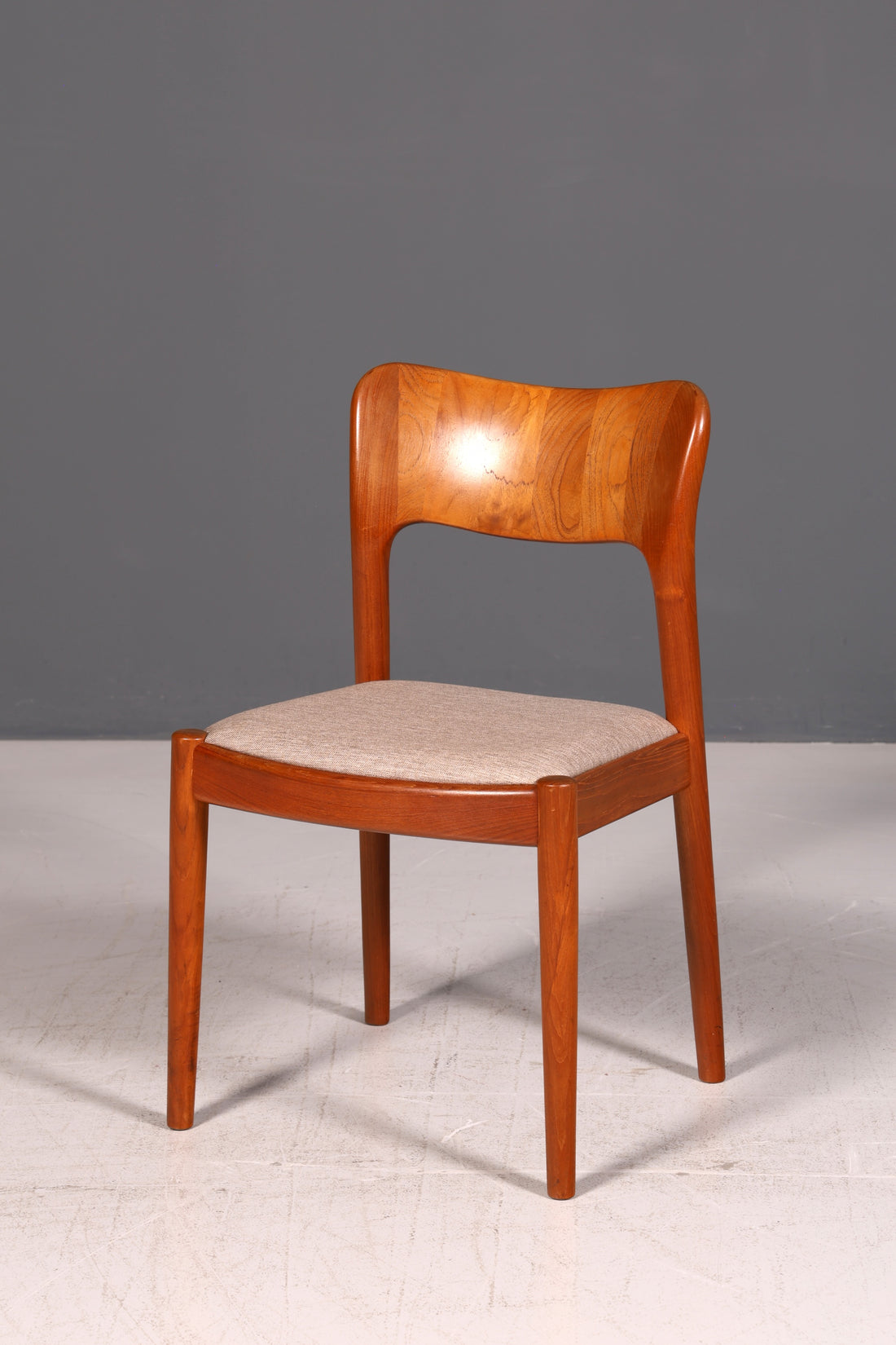 Edler Mid Century Stuhl der Marke Niels Koefoed Koefoeds Hornslet Modell 177 Teak Danish Design Esszimmerstuhl Küchenstuhl Vintage