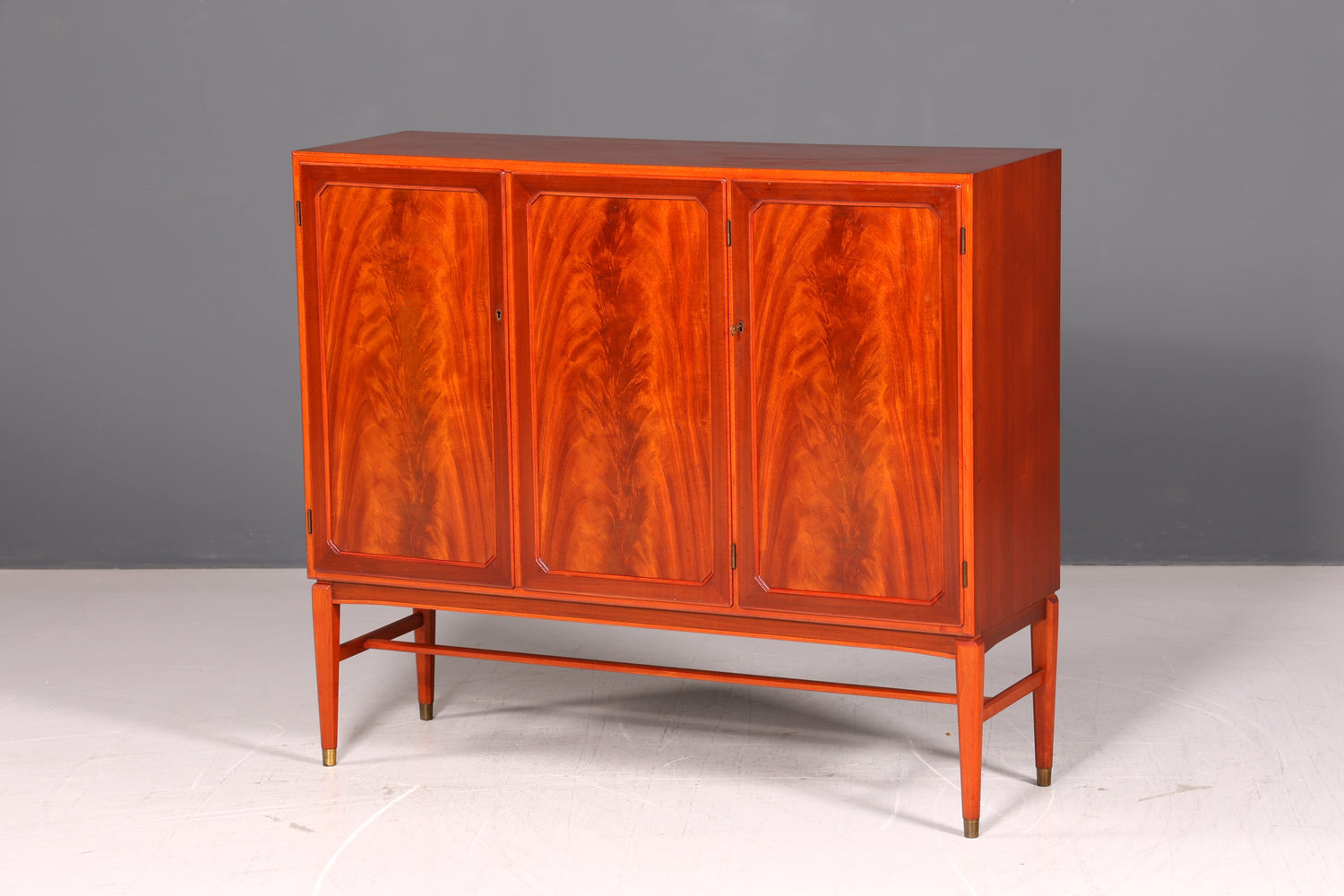 Wunderschöner Mid Century Schrank Highboard Vintage Wäscheschrank Aktenschrank Kommode 60er Massiv Holz Retro Skandinavisch