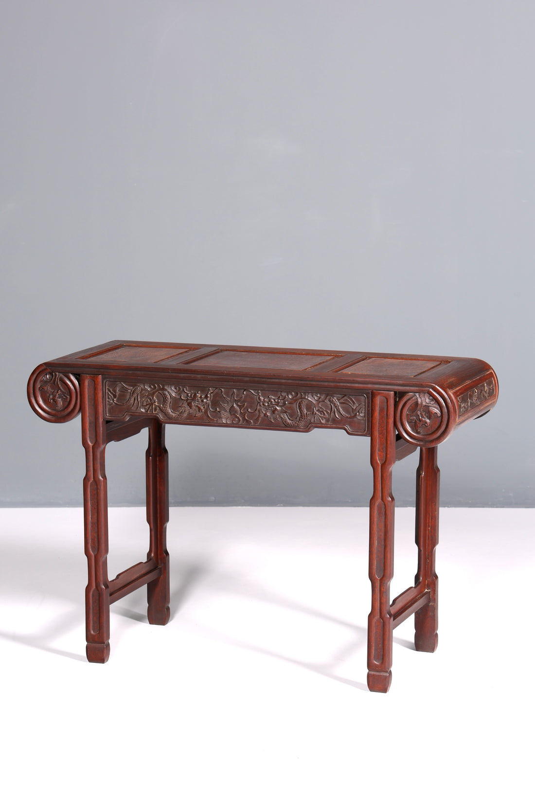 Traumhafte Chinesische Konsole China Tisch mit Asiatischen Motiven Ablagetisch Beistelltisch