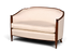 Hauptstadt Möblerei Art Deco Sofa mit hellem Polsterbezug, geschwungener Rückenlehne und geschnitztem Holzrahmen.