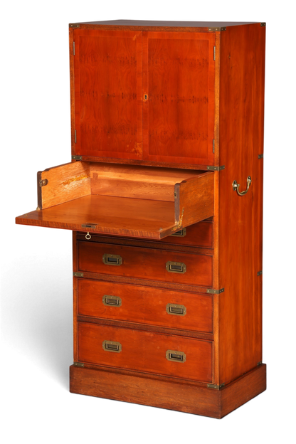 Hauptstadt Möblerei maritimer Vertiko Schrank aus Echt Holz im Military Chest Stil mit Messingbeschlägen und Sekretär
