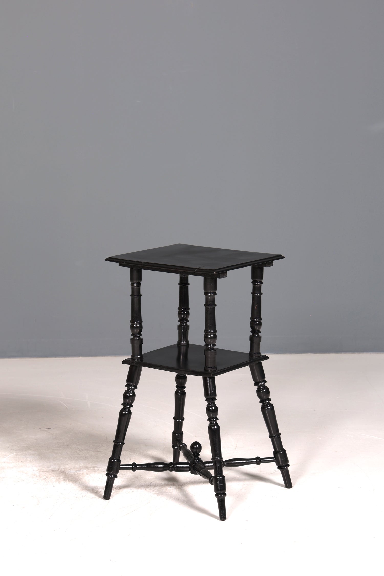 Wunderschöner Beistelltisch im Gründerzeit Stil gedrechselter Ablagetisch Telefontisch