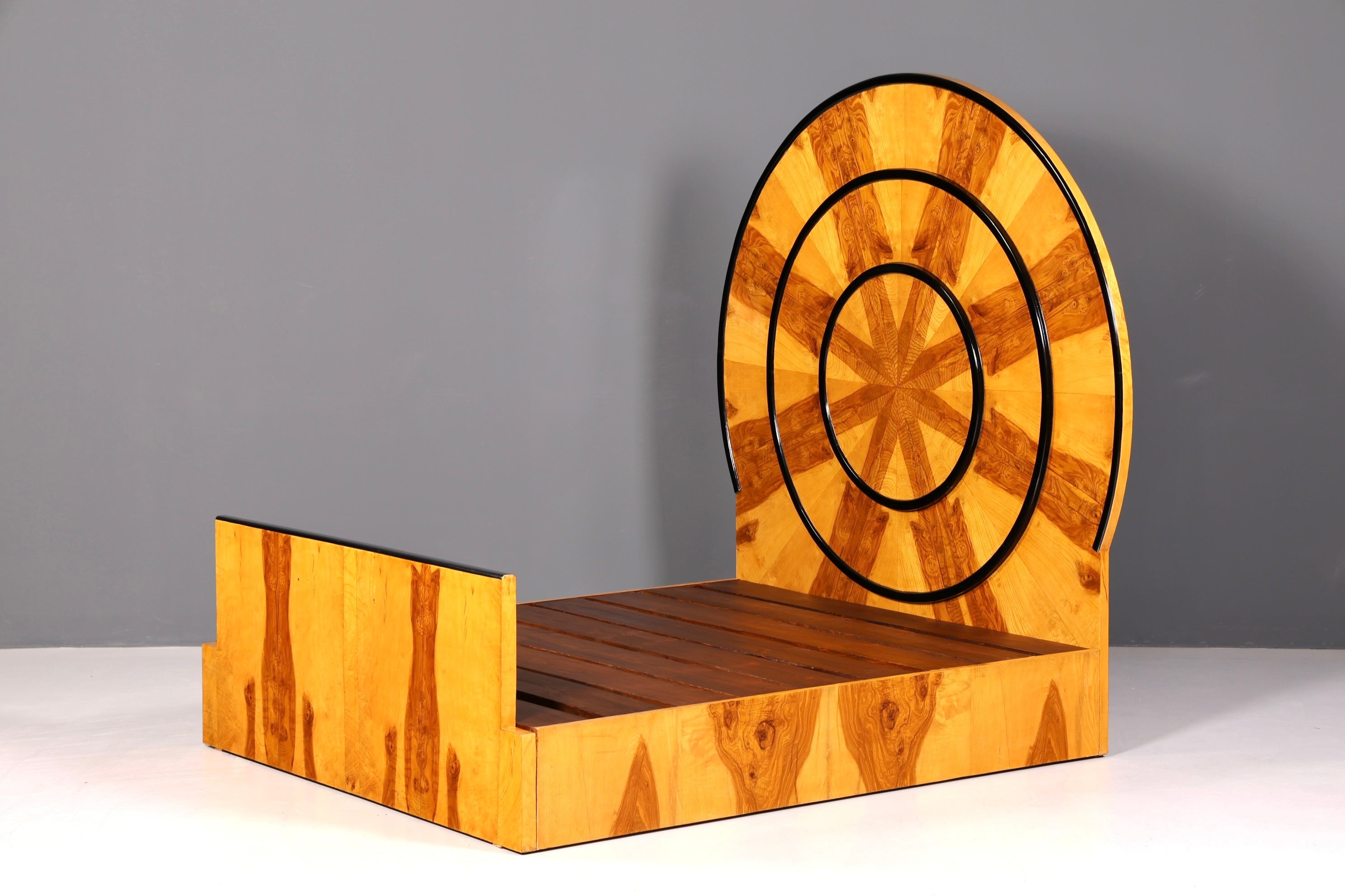 Außergewöhnliches Art Deco Stil Bettgestell "Sun" Birke Schlafzimmer Doppelbett Massivholz Handgefertigt