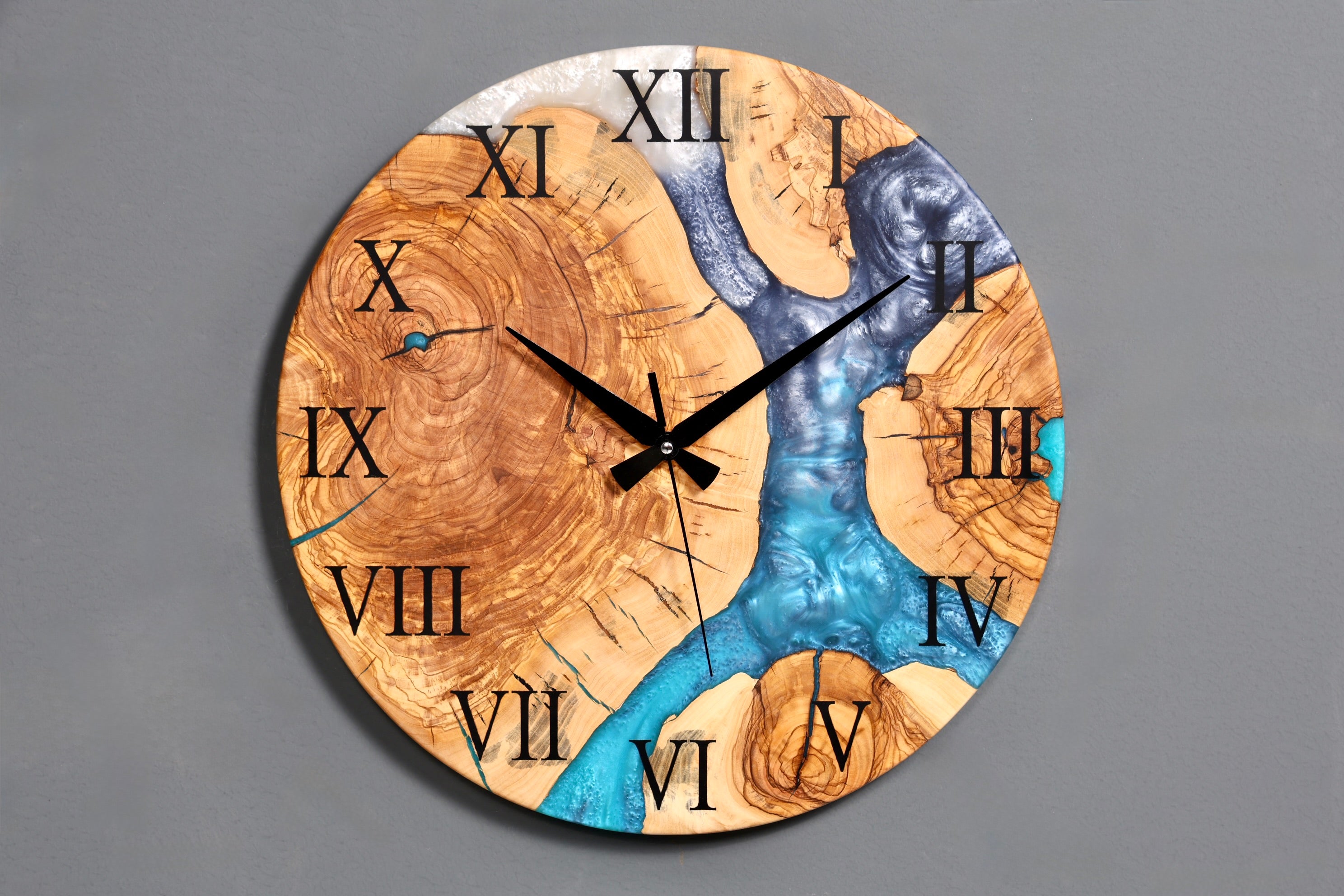 Traumhafte Handgefertigte Epoxidharz Wanduhr Olivenbaum Uhr Epoxy Analog Uhr