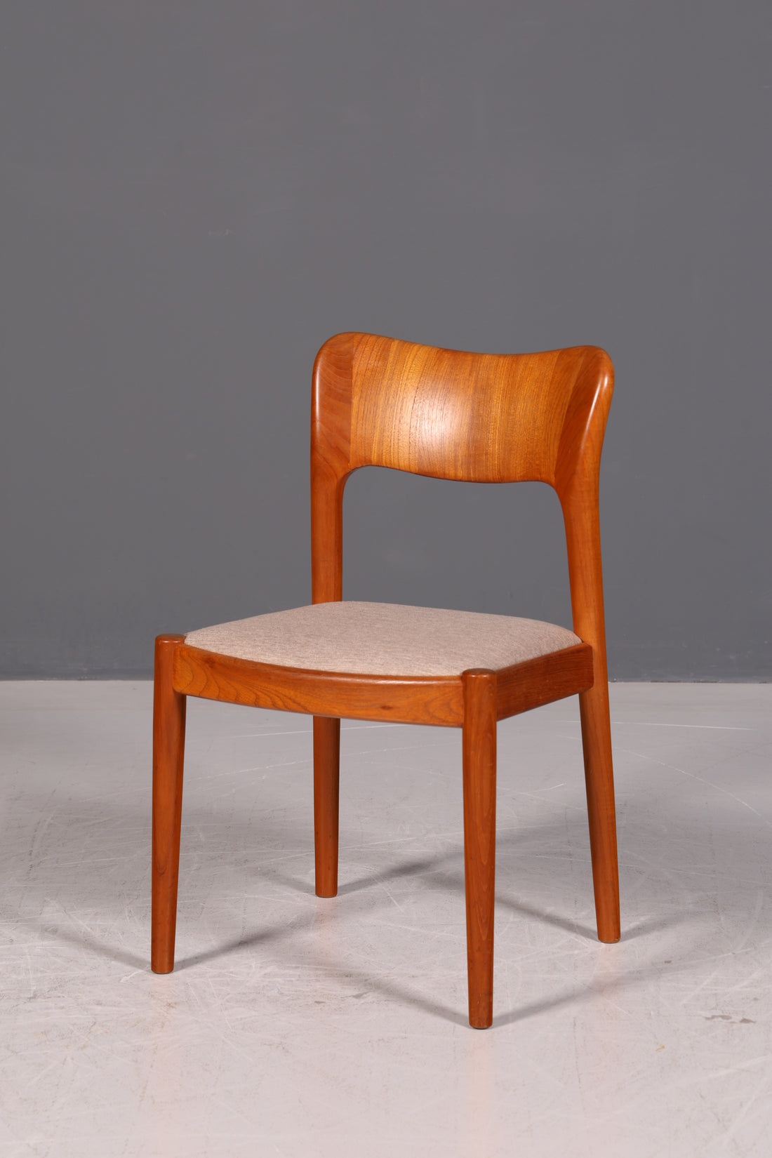 Edler Mid Century Stuhl der Marke Niels Koefoed Koefoeds Hornslet Modell 177 Teak Danish Design Esszimmerstuhl Küchenstuhl Vintage