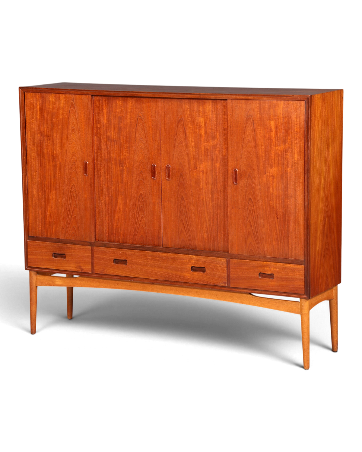 Hauptstadt Möblerei Mid Century Highboard aus Teakholz im skandinavischen Danish Design mit Schiebetüren und Schubladen