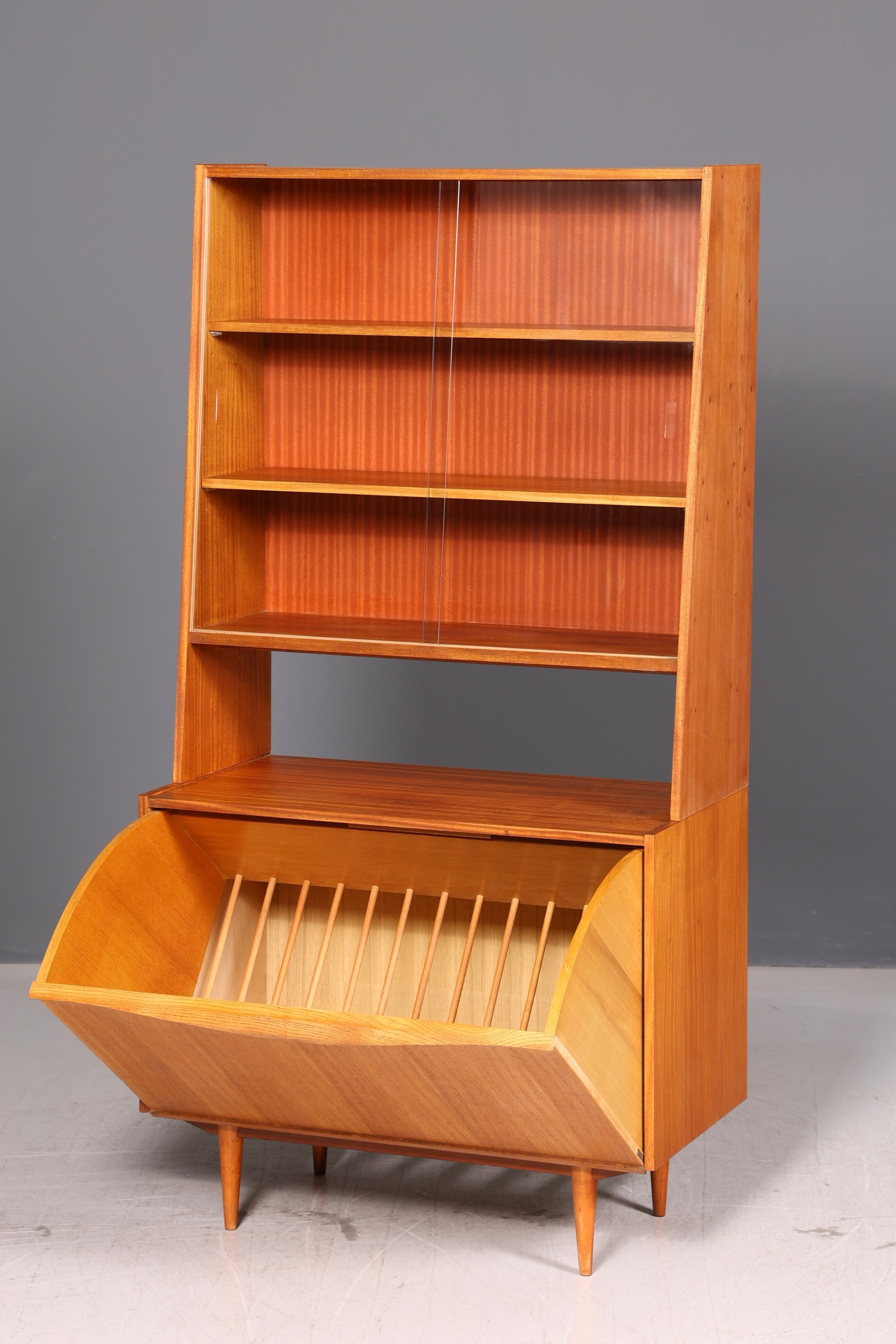 Wunderschönes Mid Century Regal Bücherregal Vintage Highboard Schrank Klapprschrank Holz 60s