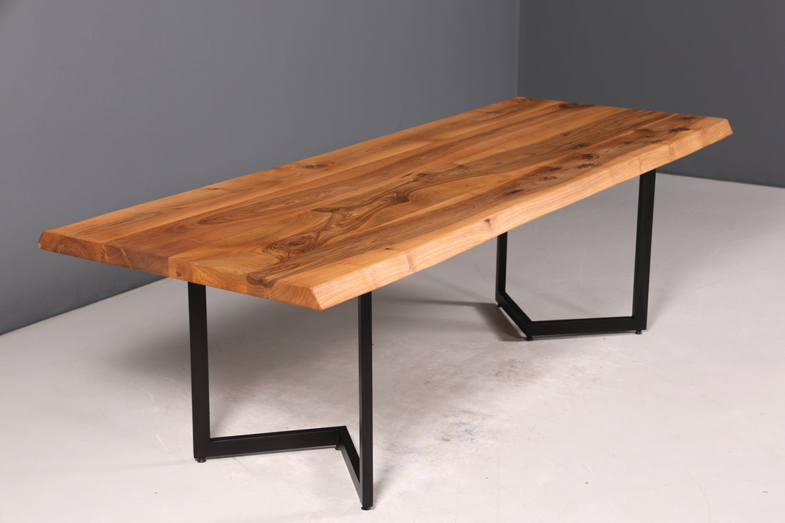Edler Nussbaum Tisch 260cm-97cm Esszimmer Tisch Baumkanten Platte massiv Holz Küchentisch
