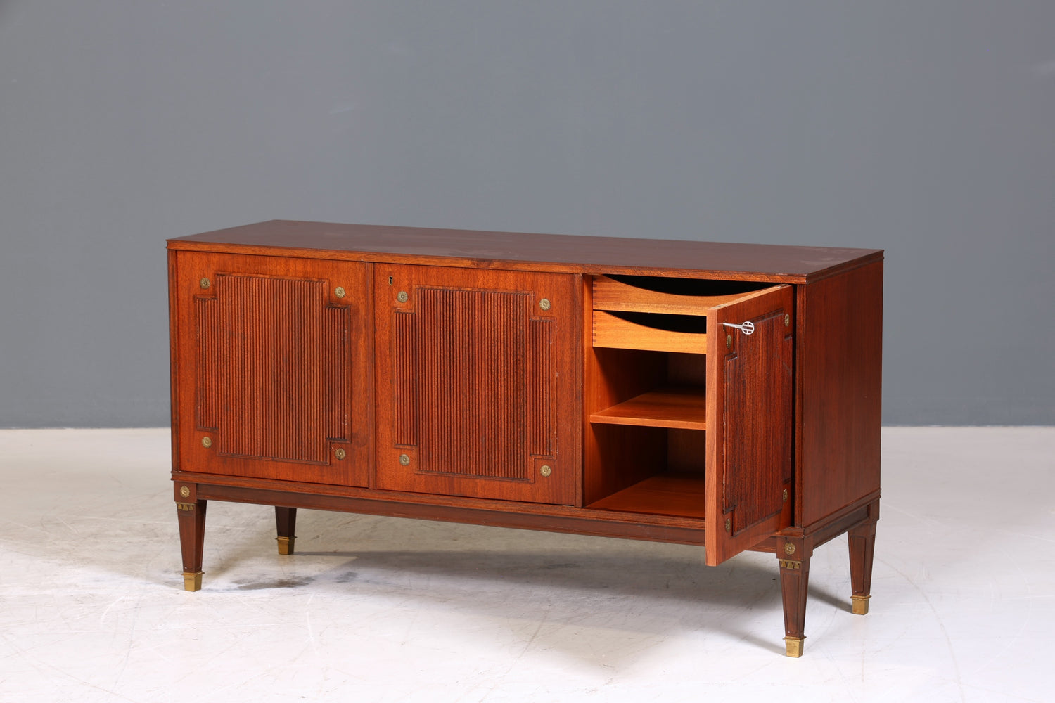 Wunderschönes Englisches Sideboard Mahagoni Schrank Antik 60s Buffetschrank TV Sideboard