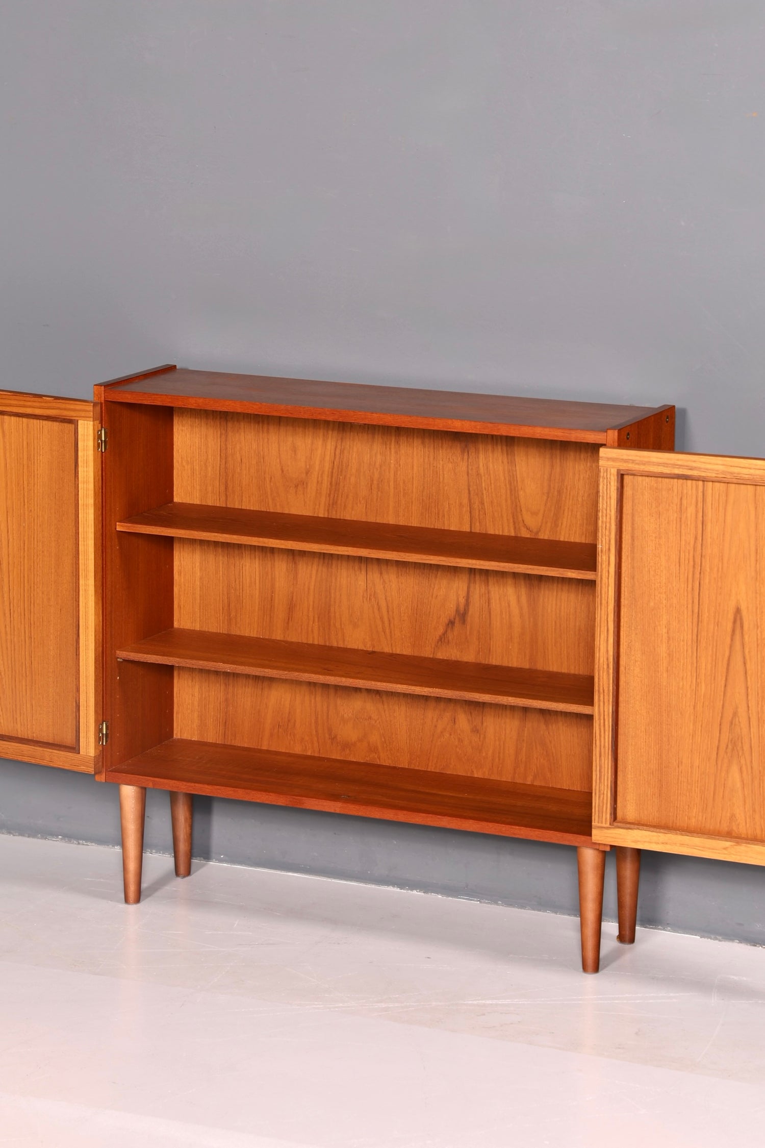 Traumhafte Mid Century Kommode Vintage Sideboard Retro Flur Kommode Regal 60s Schrank Holz