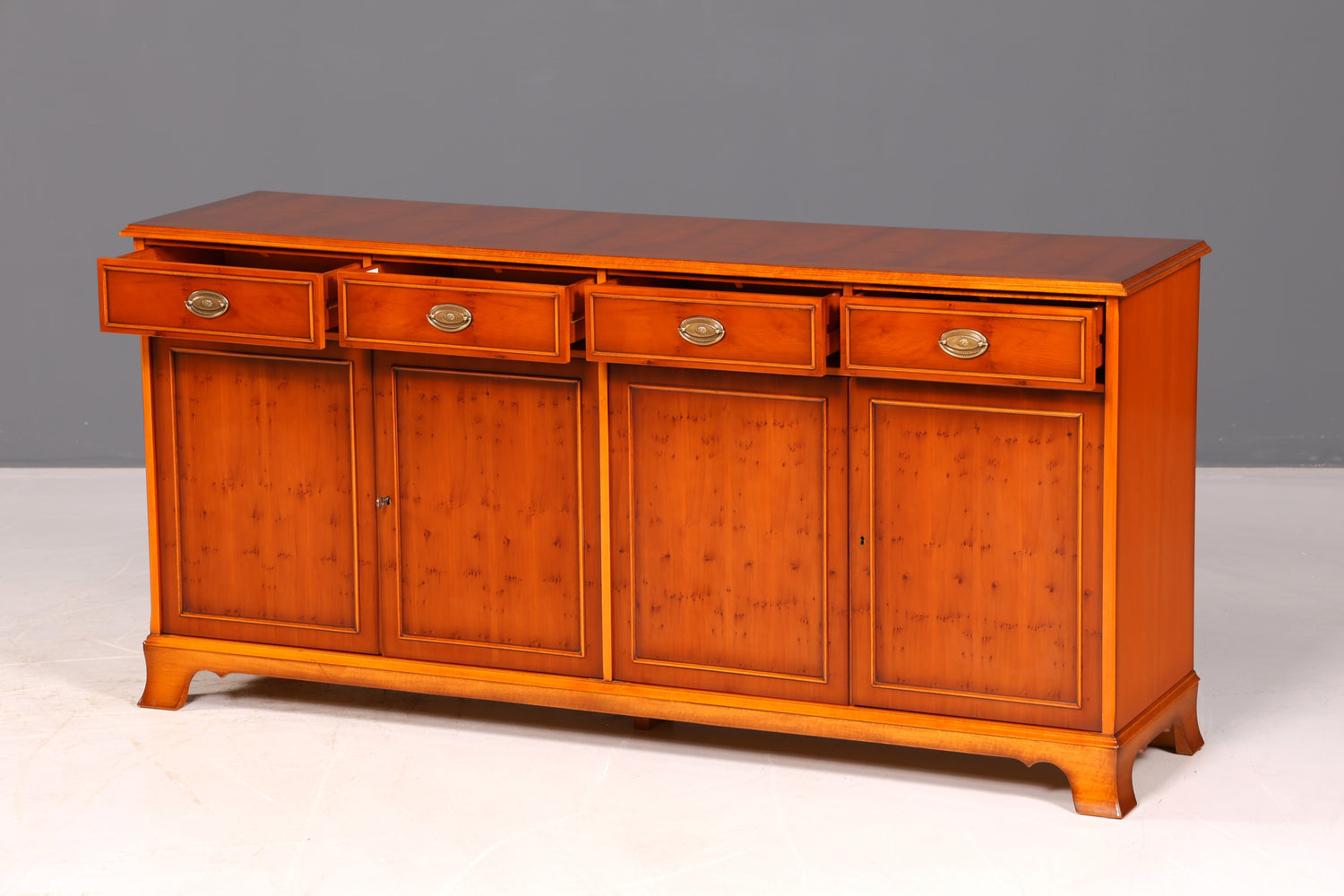 Wunderschönes Original Heldense Sideboard Eibe Englisch Buffetschrank Kommode Antik Schrank Vintage