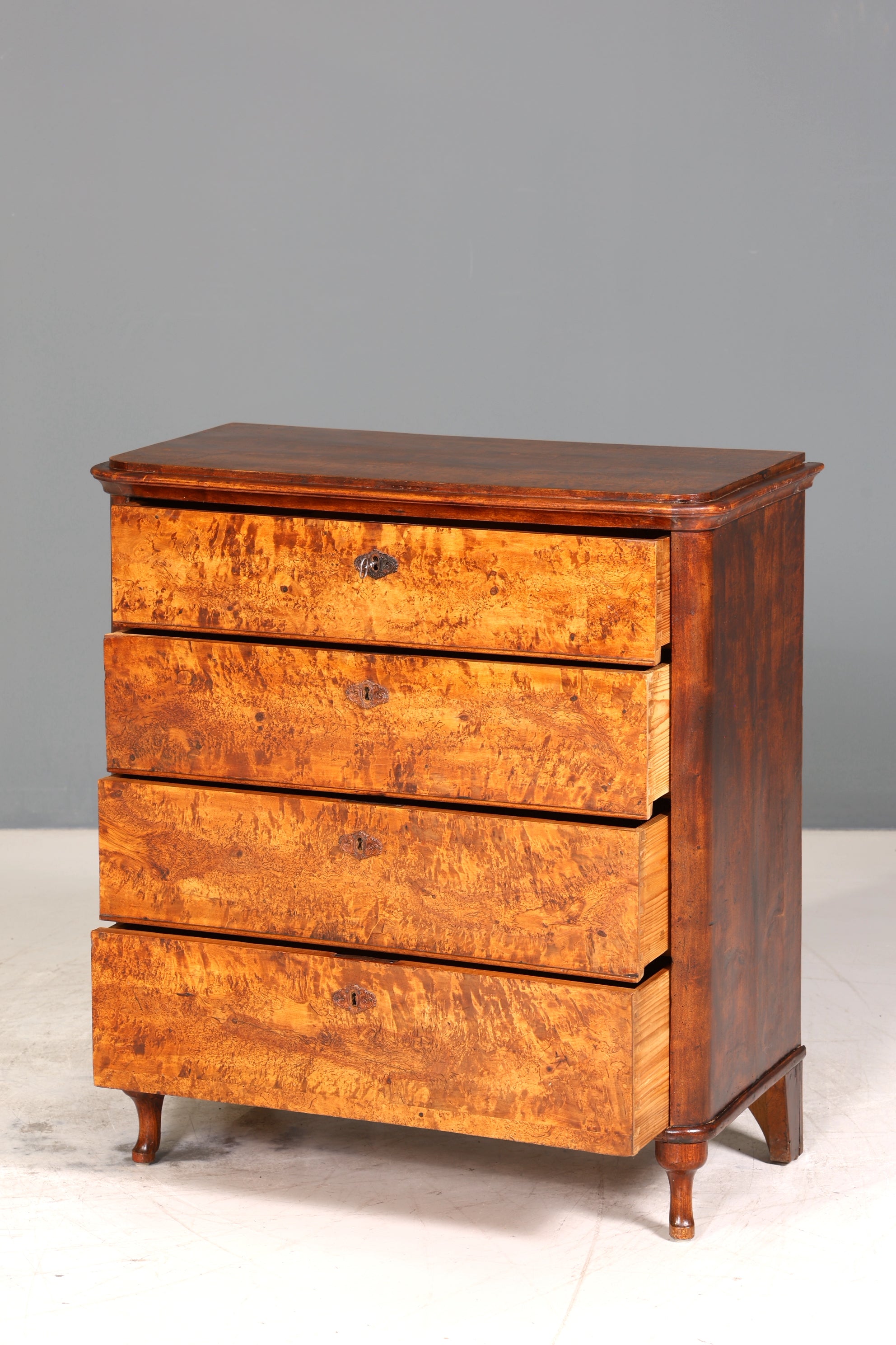 Stilvolle Louis Philippe Kommode Nussbaum Gründerzeit Schubladenkommode um 1890