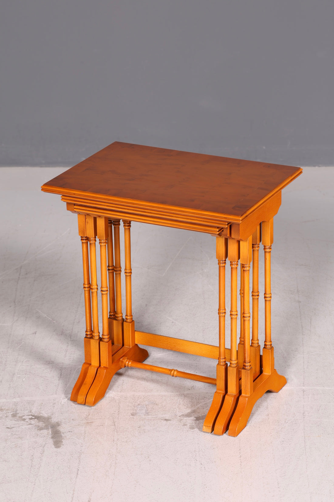 Delicate English table set, set of 3 coffee tables, yew wood, side tables, nesting tables, antique vintage style