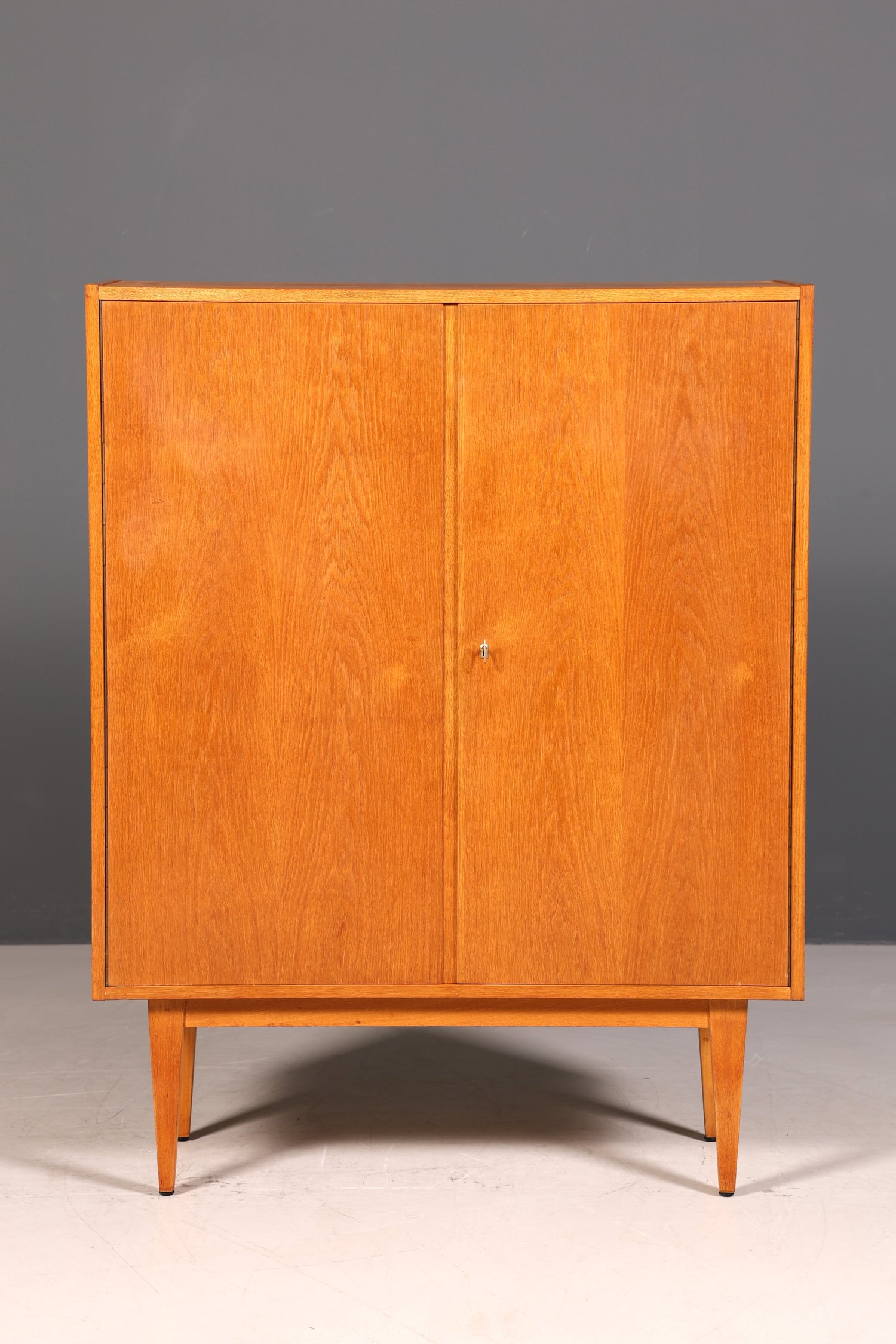 G578 Finish Wunderschöner Mid Century Schrank 60er Jahre Wäscheschrank Aktenschrank Kommode (Kopie 2)