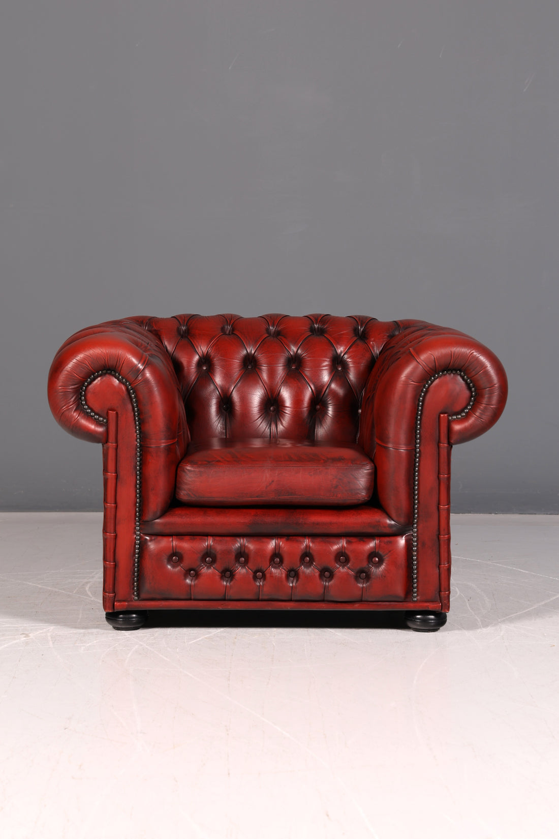 Stilvoller Original Chesterfield Sessel Oxblood Echtleder Englischer Armlehnsessel Herrensessel Antik Ledersessel