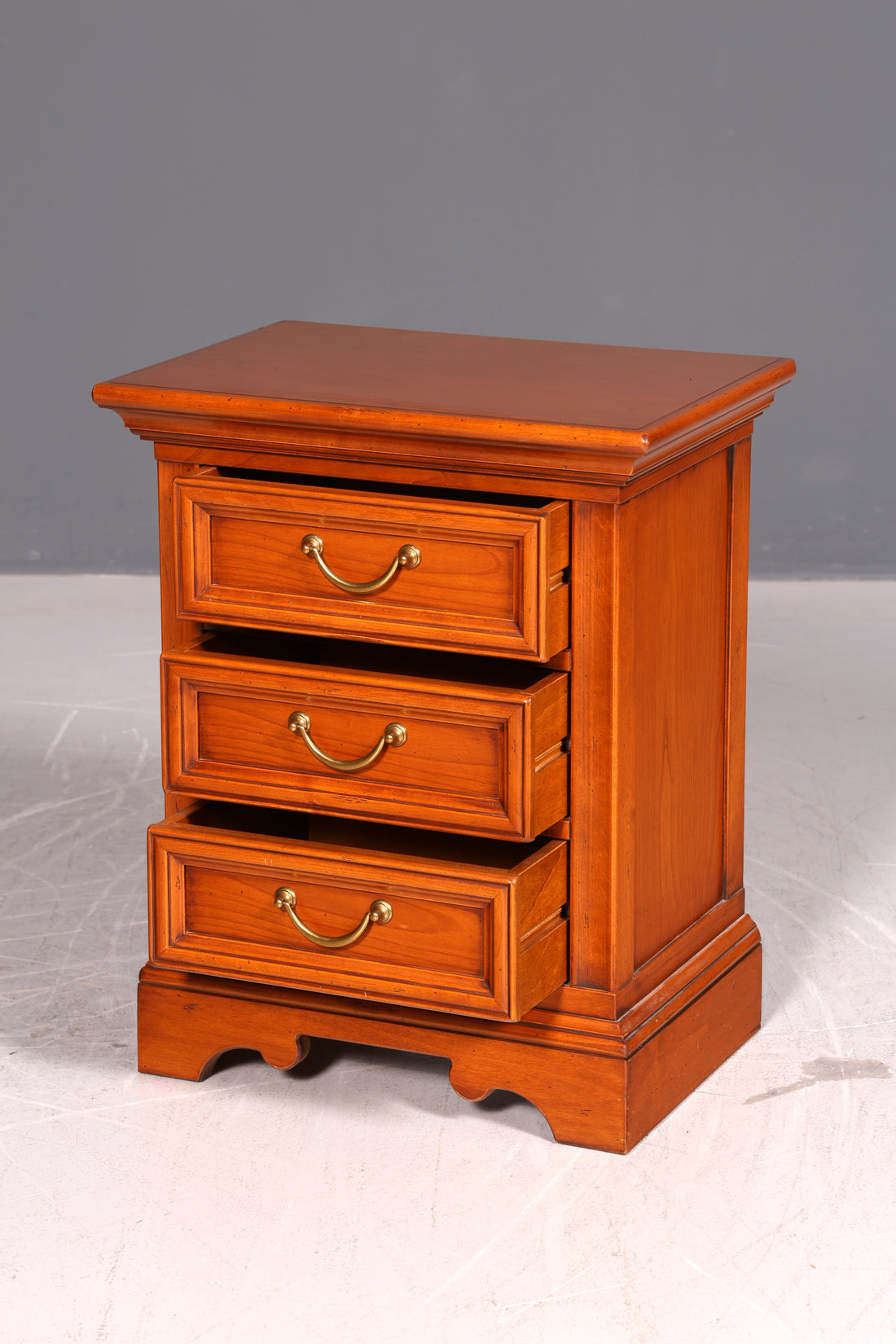 Beautiful Original Selva Chest of Drawers Antique Style Bedside Table Drawer Chest Side Chest Italian Furniture