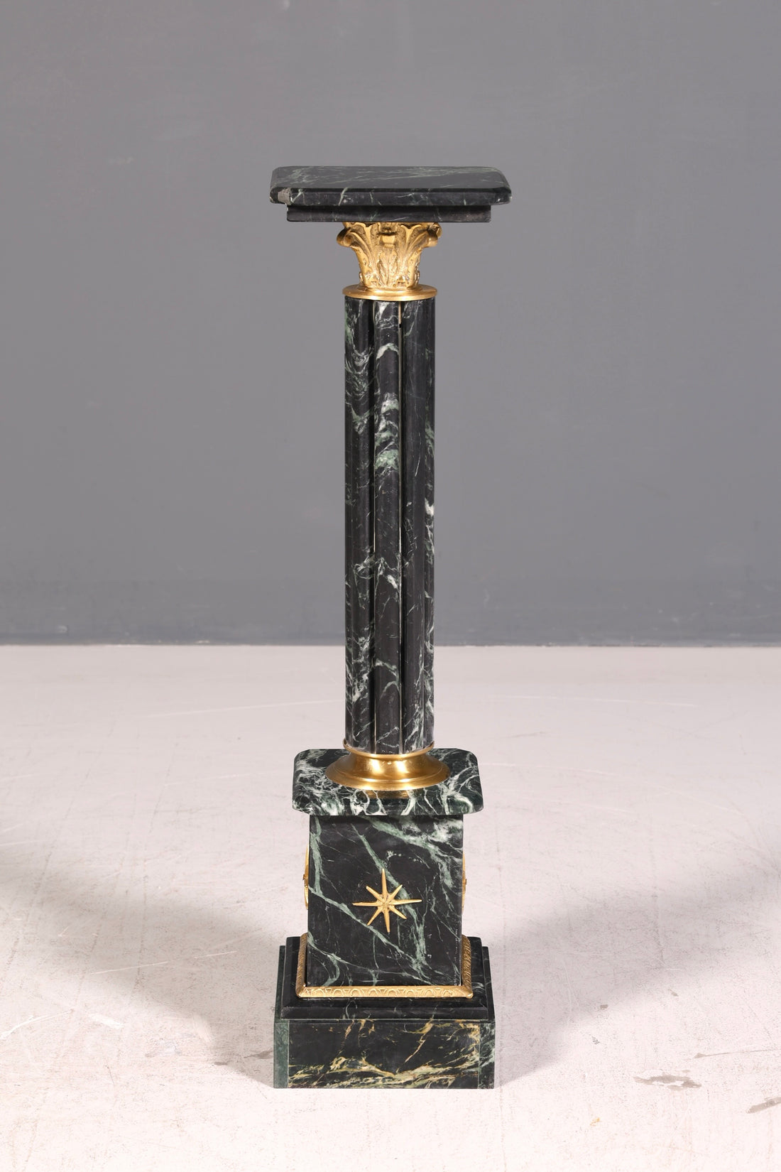 Traumhafte Barock Stil Säule Louis XV Marmor Blumensäule Naturstein Sockel Ablage