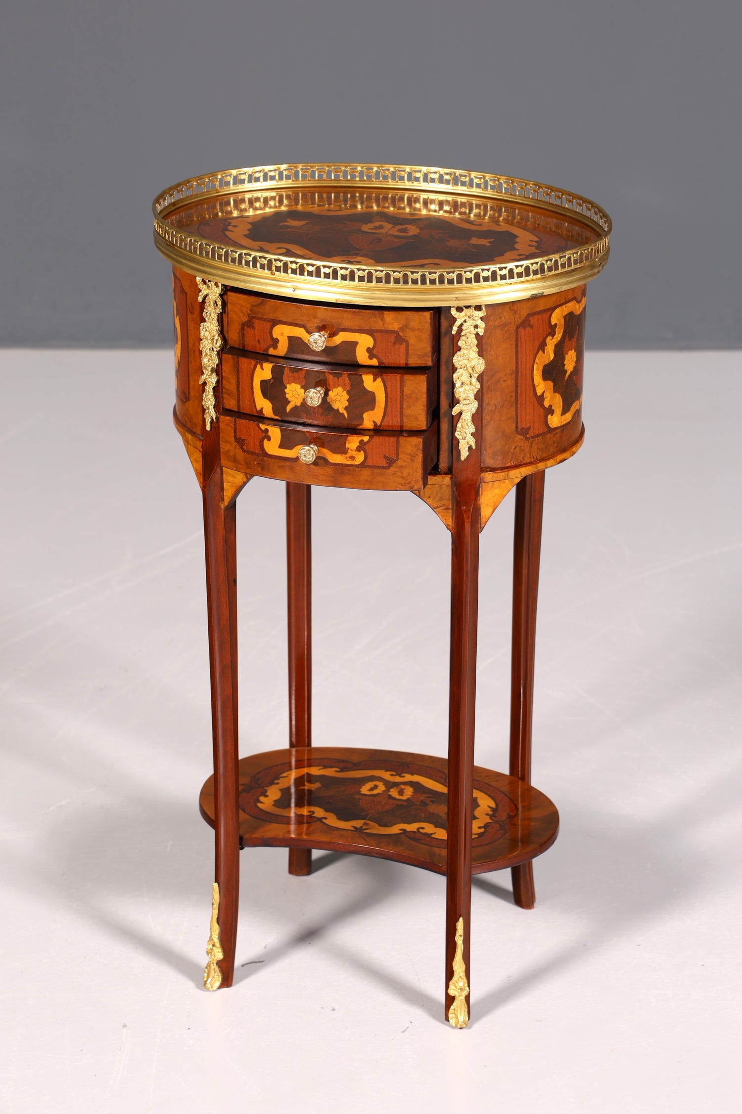 Traumhafter Barock Louis XV Stil Beistelltisch Ablagetisch massiv Kommode Antik Stil