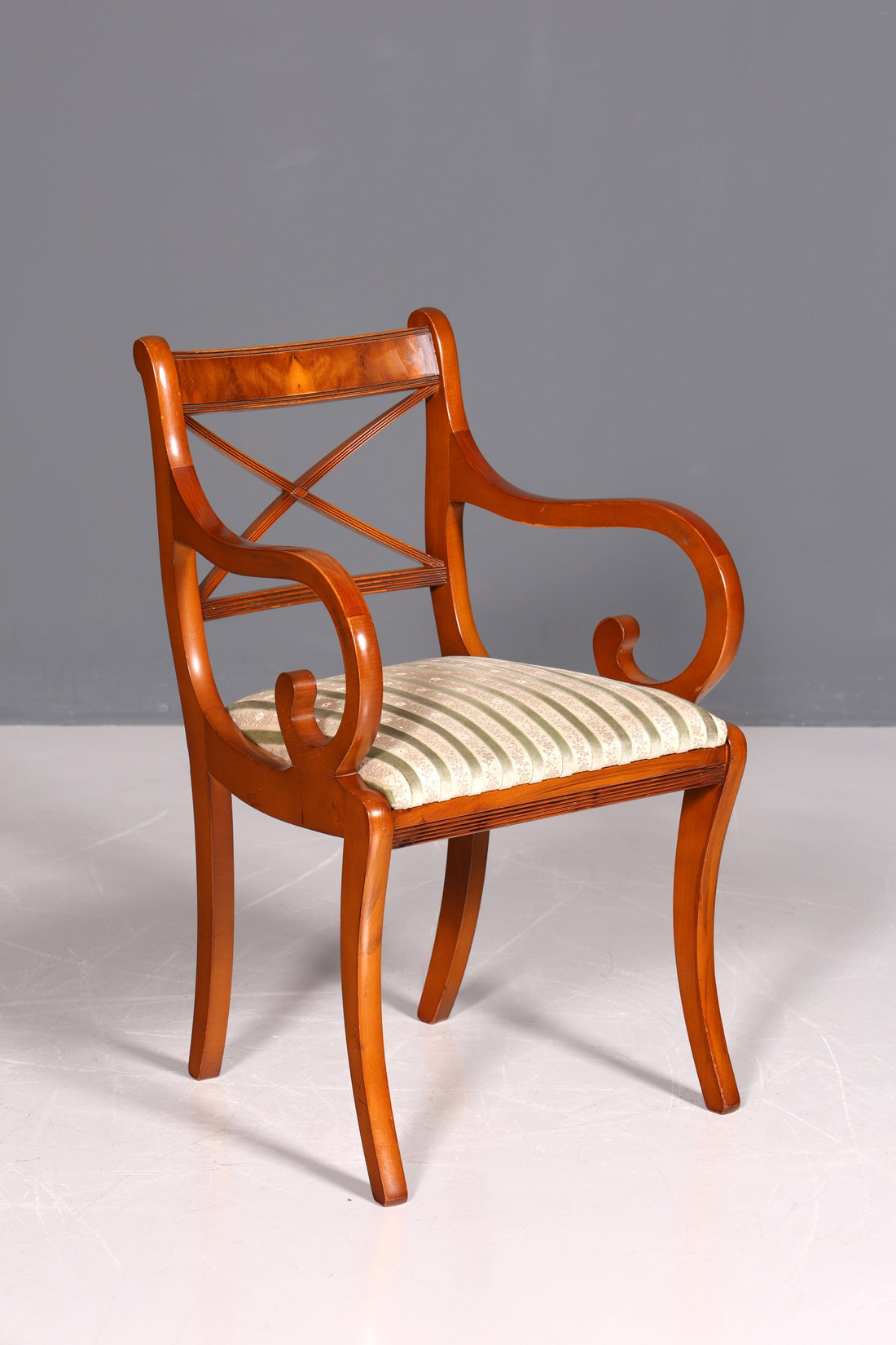 Wunderschöner Englischer Stuhl UK Armlehnstuhl Antik Stil Regency Sekretär Stuhl Eibe Polsterstuhl 1 von 2