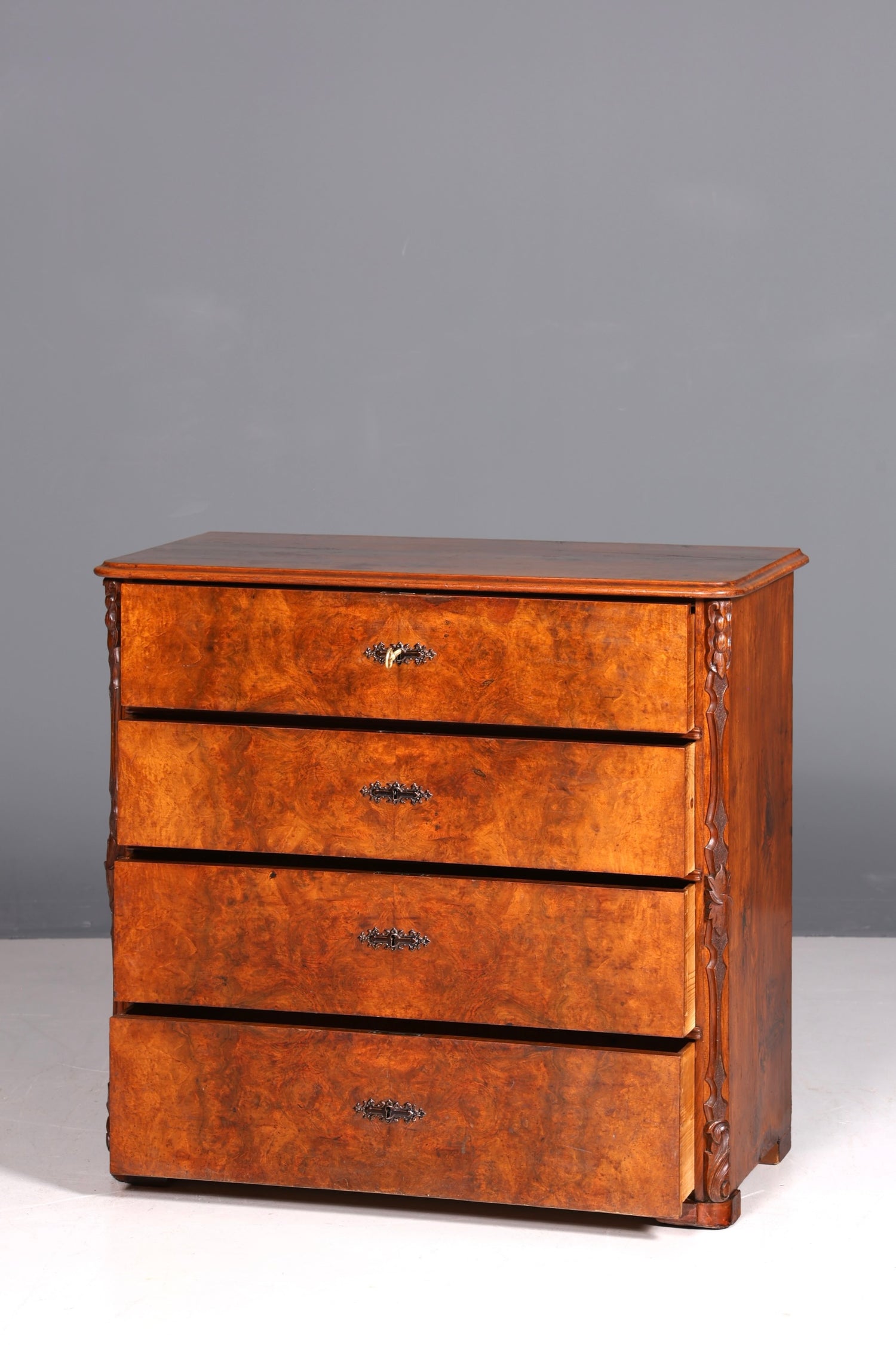 Edle Louis Philippe Kommode Nussbaum Gründerzeit Schubladenkommode um 1890