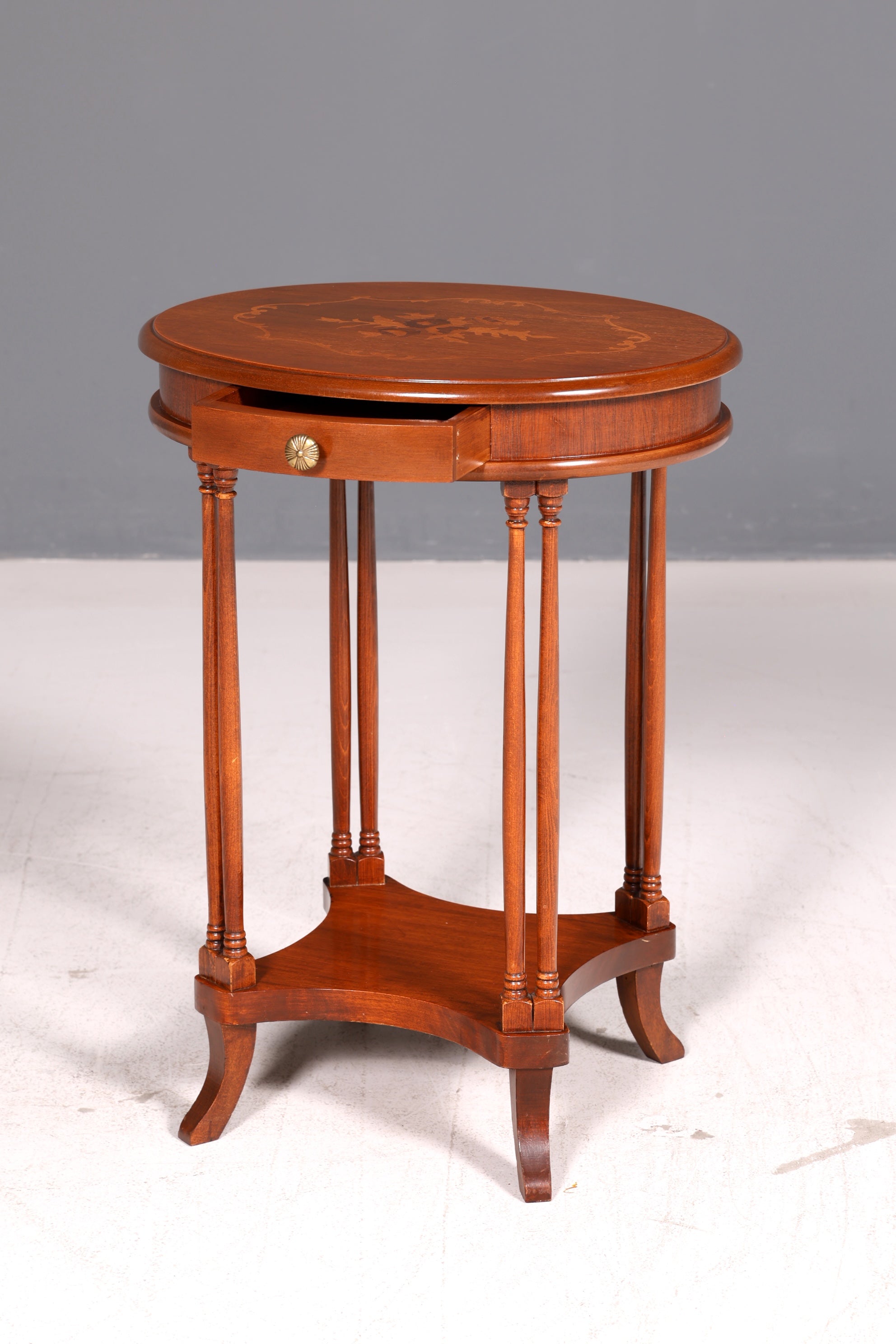 Wunderschöner Italienischer Sorrento Beistelltisch Étagère 1940er Nussbaum Wurzelholz Intarsien Antik Vintage Telefontisch