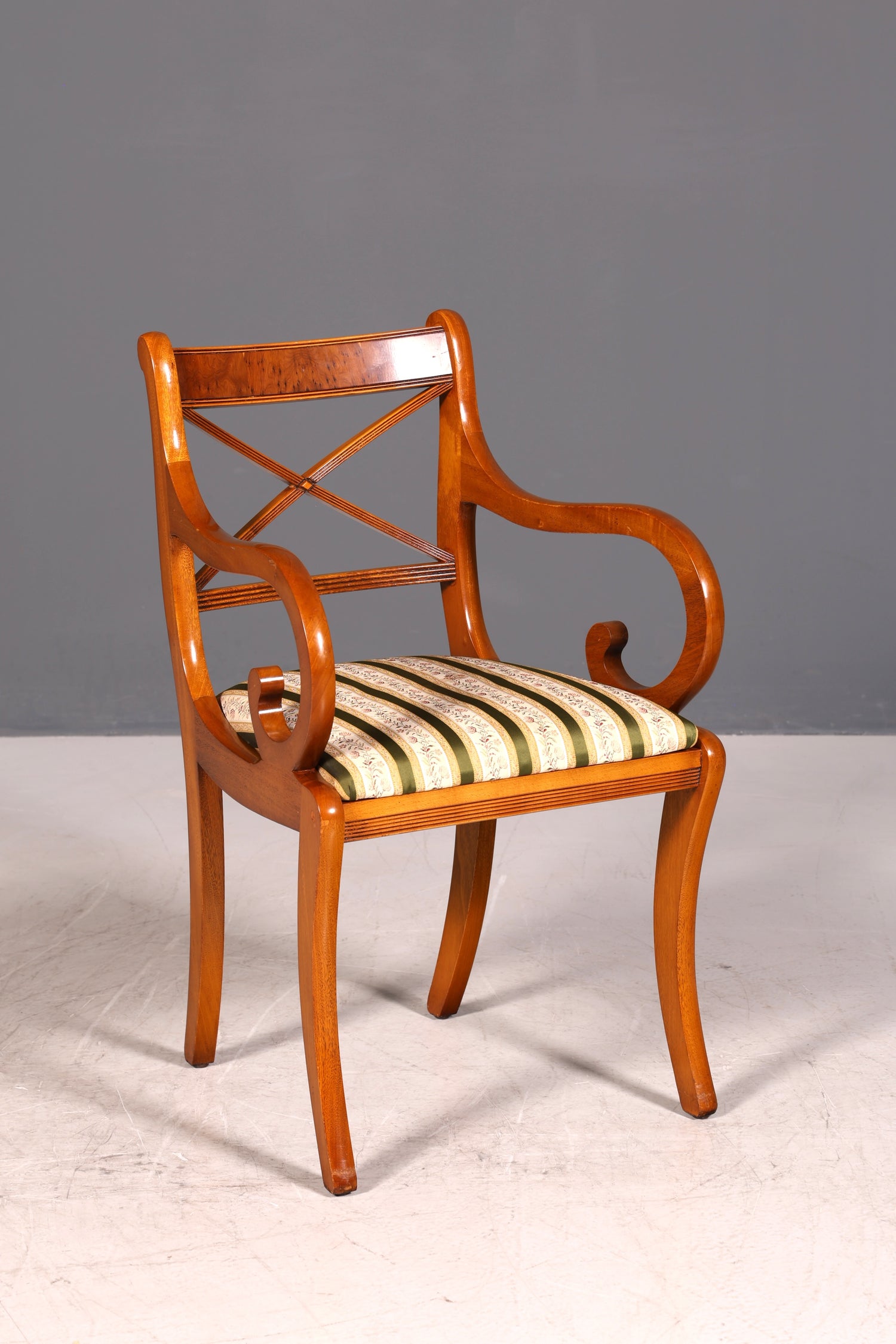 Wunderschöner Englischer Stuhl UK Armlehnstuhl Antik Stil Regency Sekretär Stuhl Eibe Polsterstuhl 4 von 5