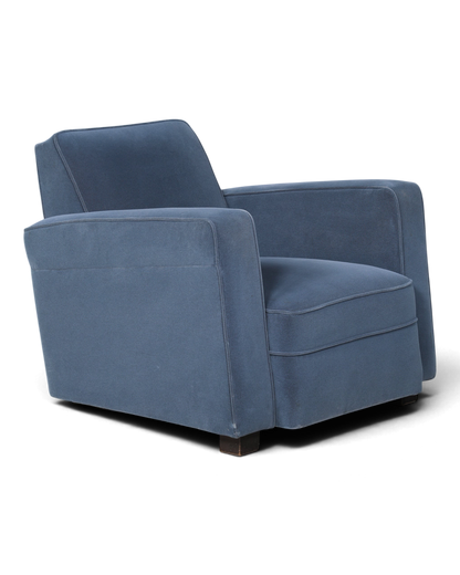 Hauptstadt Möblerei H874 Sessel in blauem Samt mit modernem Design und niedrigen schwarzen Füßen