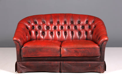 F846 Finish Wunderschönes Original Chesterfield 2er Sofa Englisch Oxblood Leder 2- Sitzer Couch