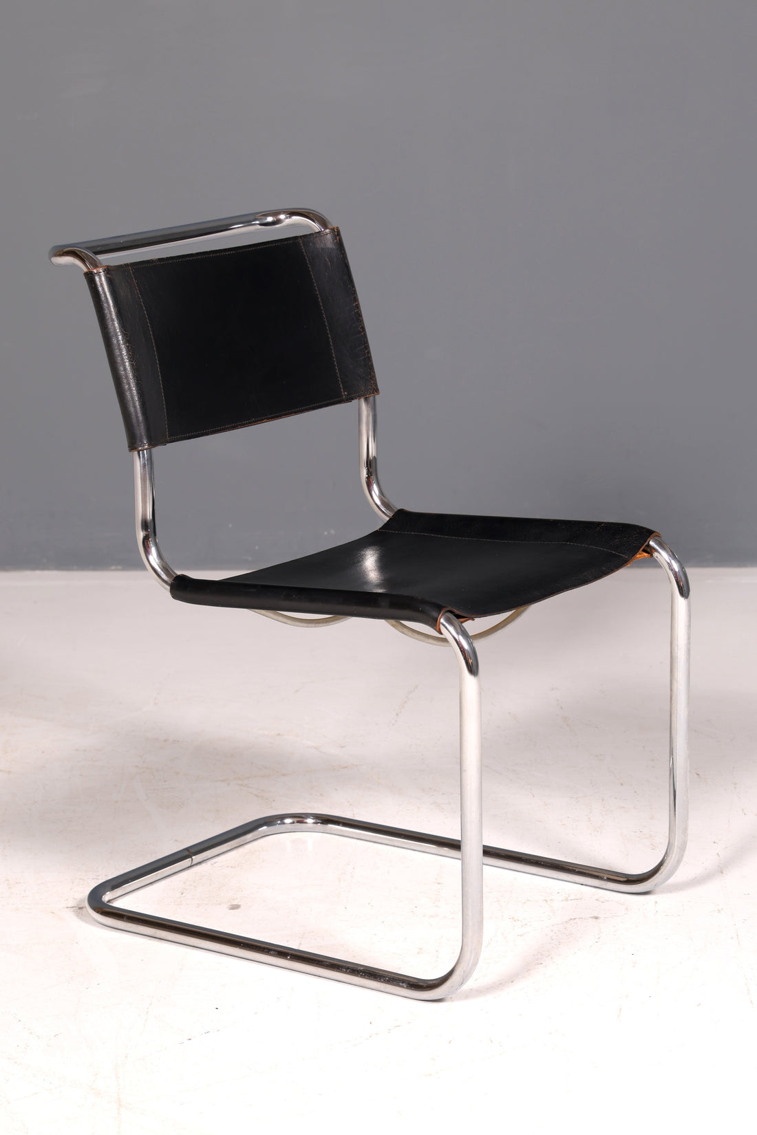 Elegant Original Thonet Cantilever Chair, Chrome, Black Leather, Bauhaus Design Classic, Vintage Cantilever Chair, Dining Chair, Vintage 1 of 2