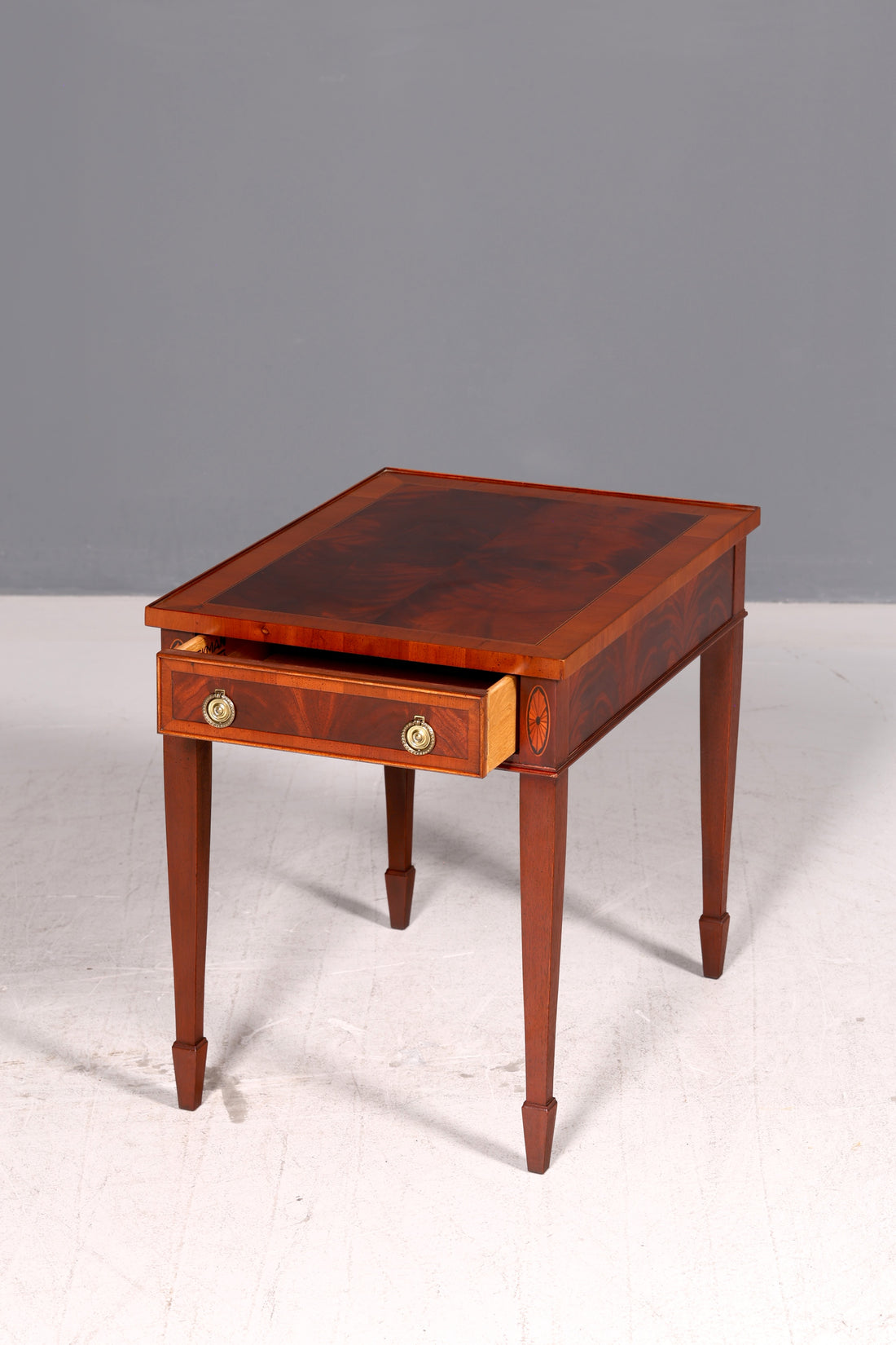 Edler Beistelltisch der Marke Hekman Mahagoni 60s Side Table Ablagetisch Vintage