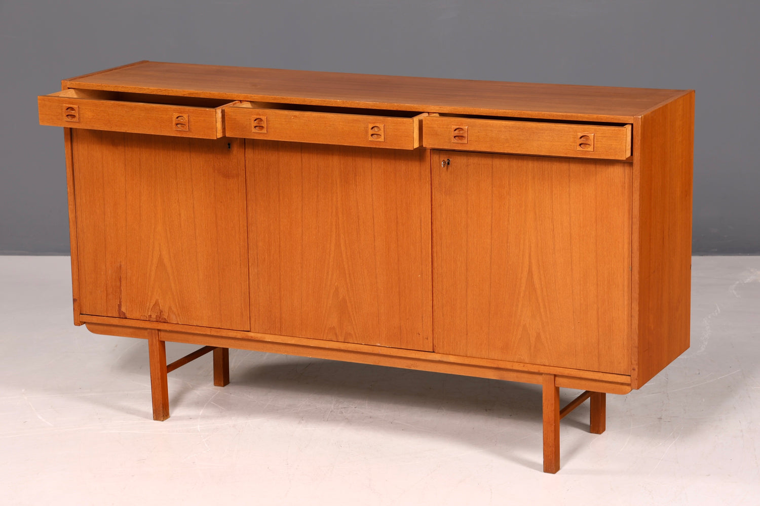 G203 Finish Teak Wunderschönes Mid Century Sideboard Vintage TV Kommode 60s Schrank (Kopie)