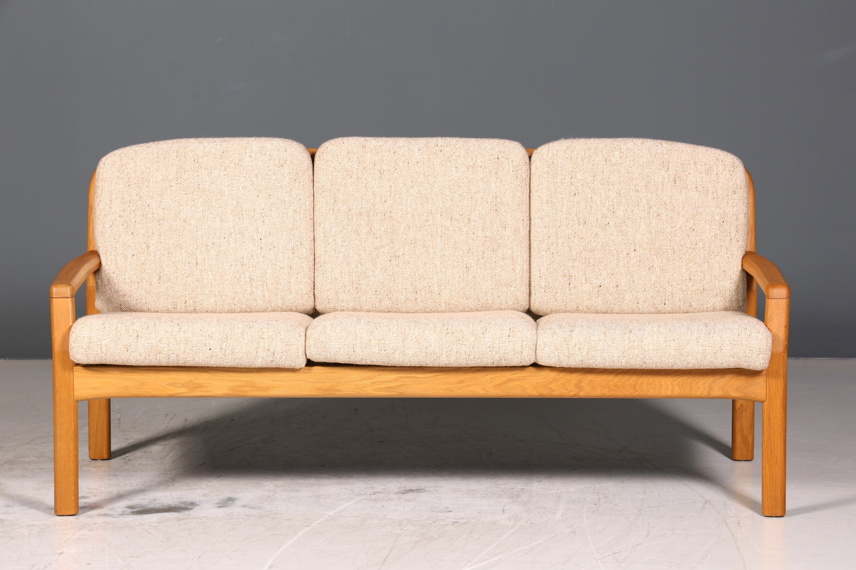 Wunderschönes Original Dyrlund Sofa Mid Century Couch echt Holz 3- Sitzer Canapé