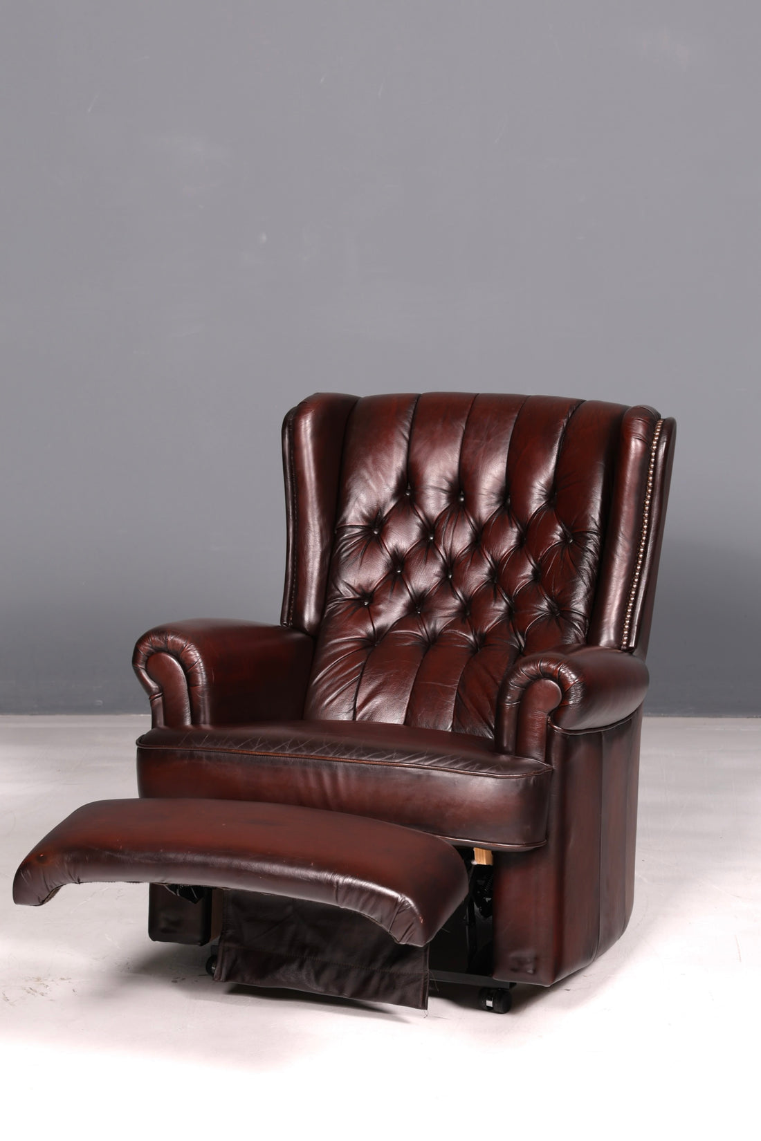 Edler Chesterfield Ohrensessel Relaxsessel Echtleder Braun Fernsehsessel Ruhesessel Ledersessel