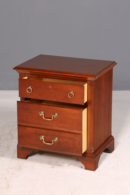 Elegant Drexel Heritage dresser in antique style, bedside table, USA chest of drawers 2 of 2