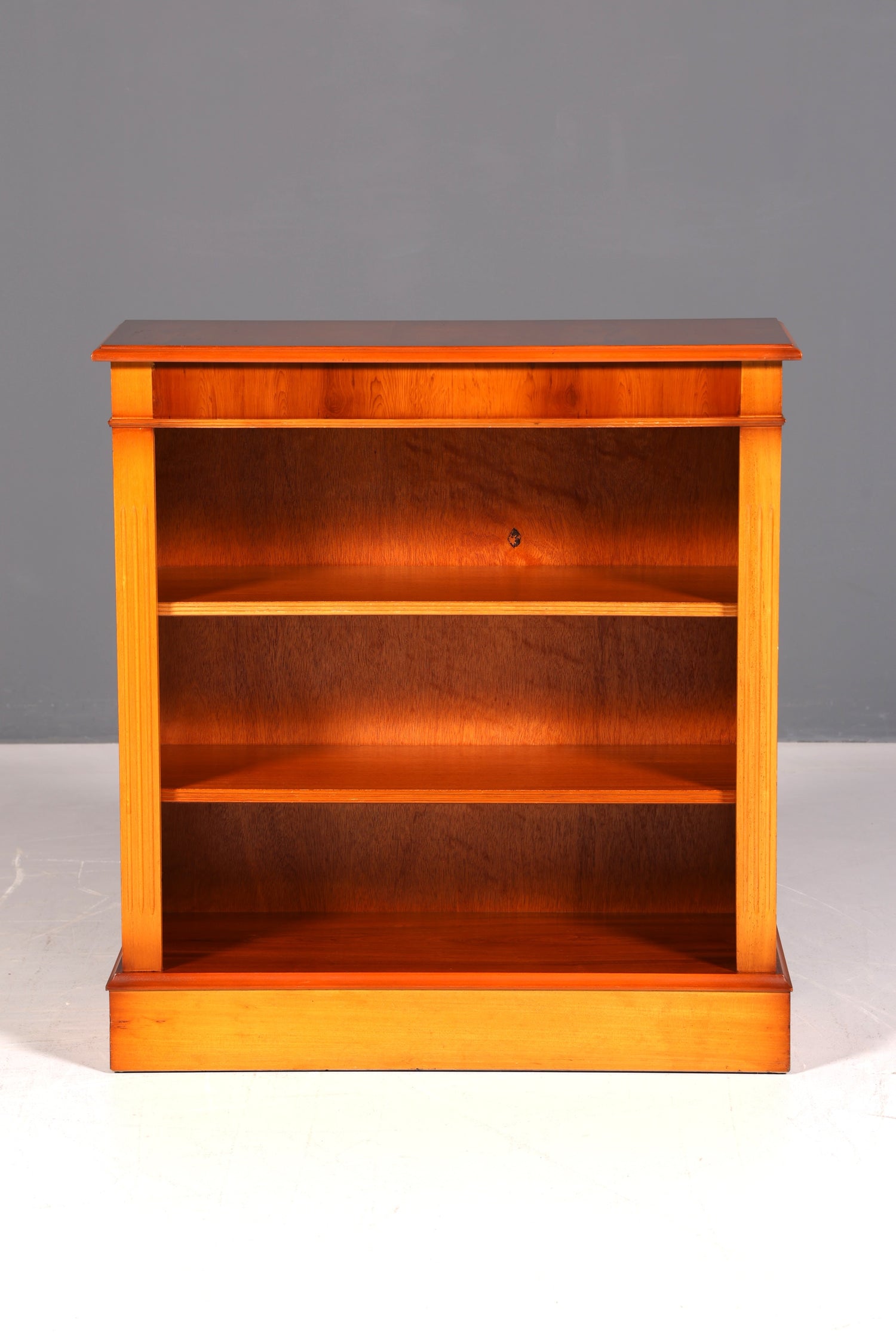 Wunderschönes Englisches Bücherregal Eibe Antik Stil Regal Bookshelf Buchablage Vintage 60s