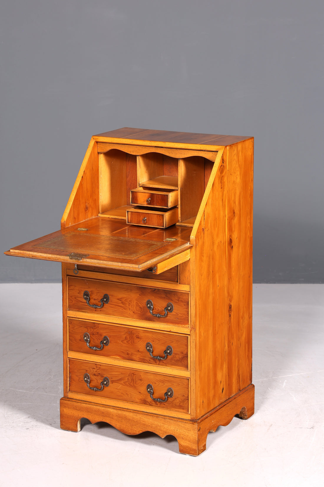 Schlichter Englischer Sekretär Englisch Schreibtisch Desk Bürotisch echt Lederauflage 60s Office Table